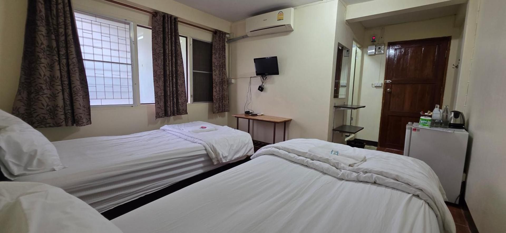 Twin Room with Bathroom - No Window
