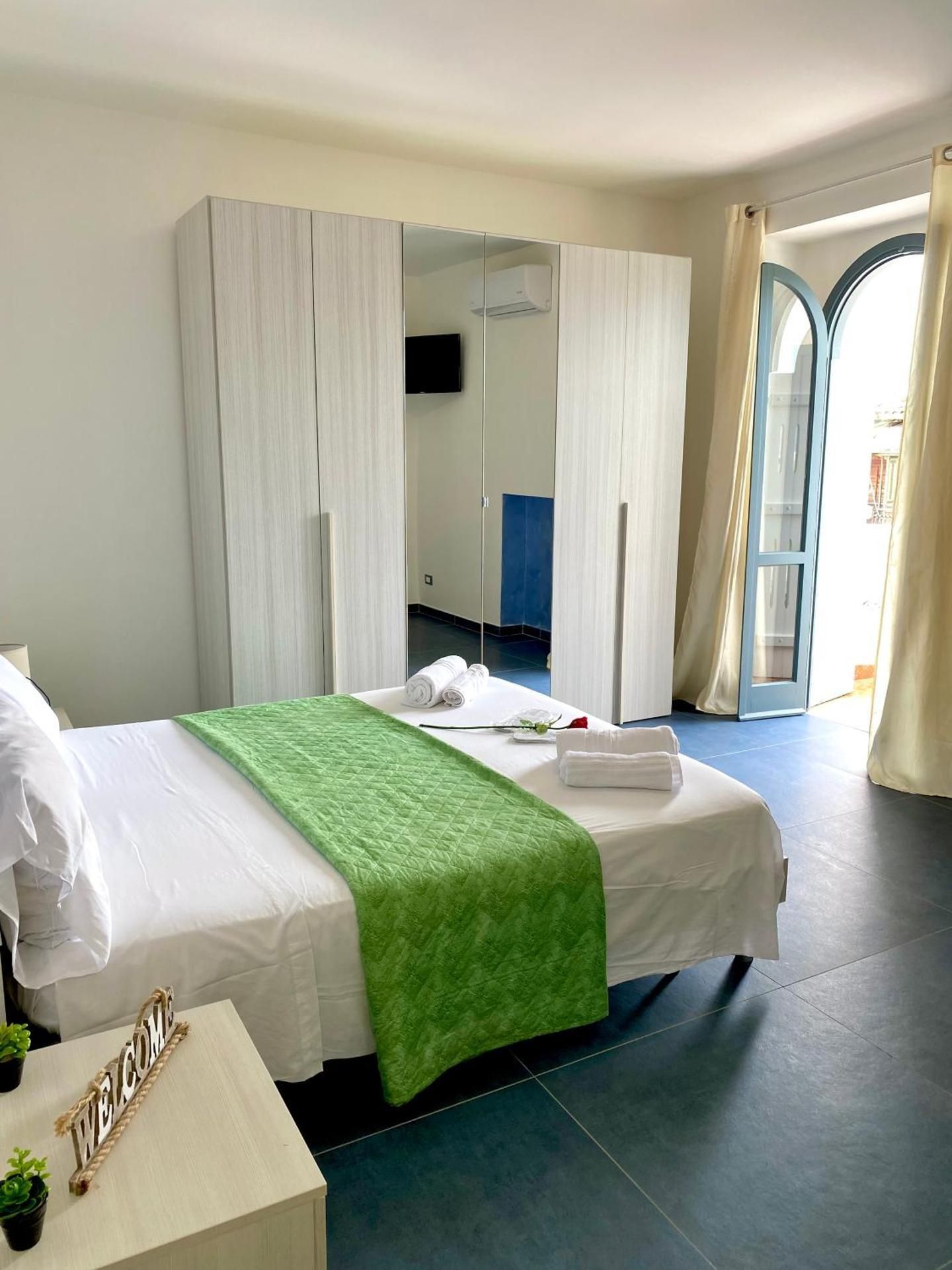 Quadruple Room with Private Bathroom