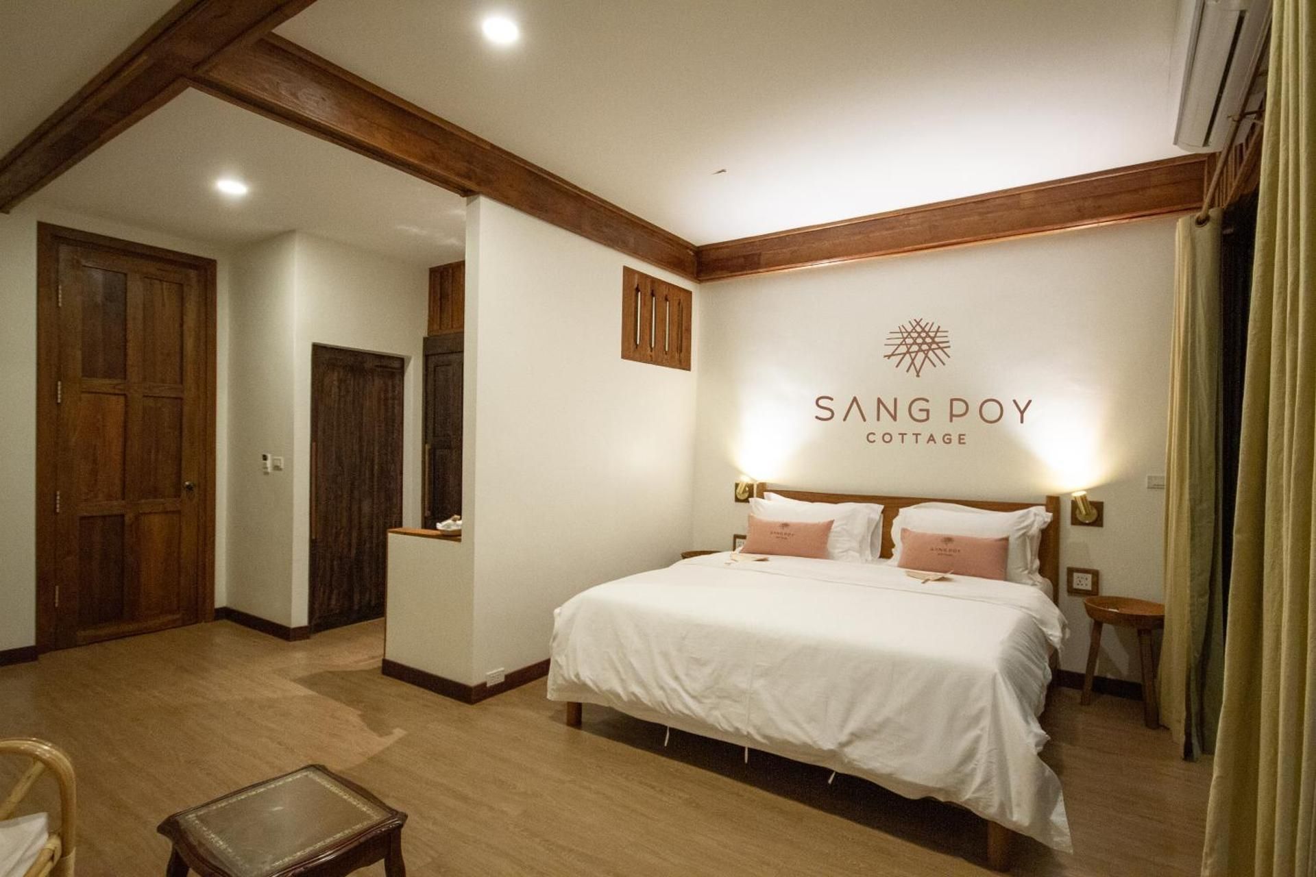 Sang Poy Cottage Deluxe with Balcony