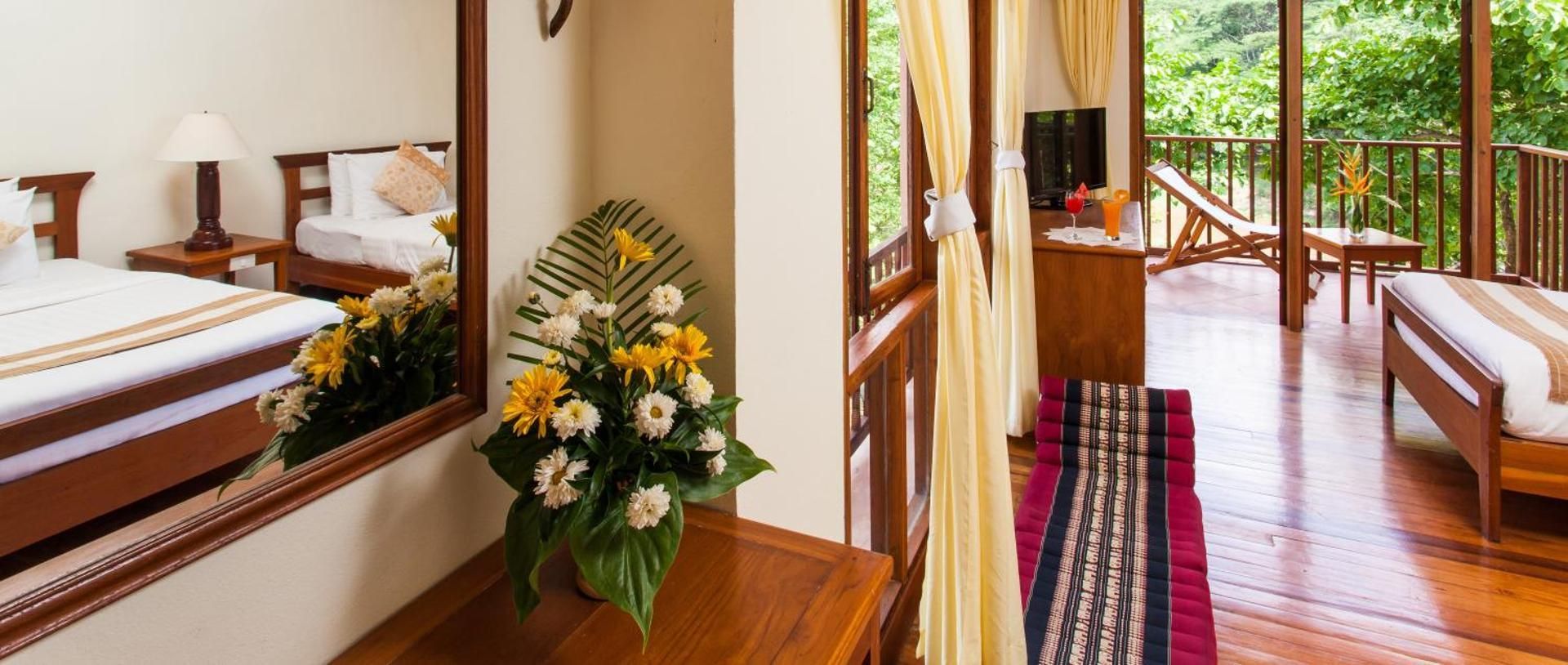 Riverhouse Resort Deluxe Twin Room 3