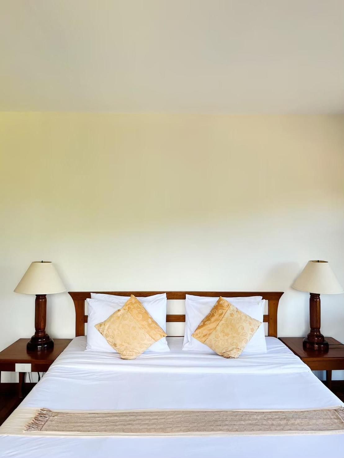 Riverhouse Resort Deluxe Double City View 2