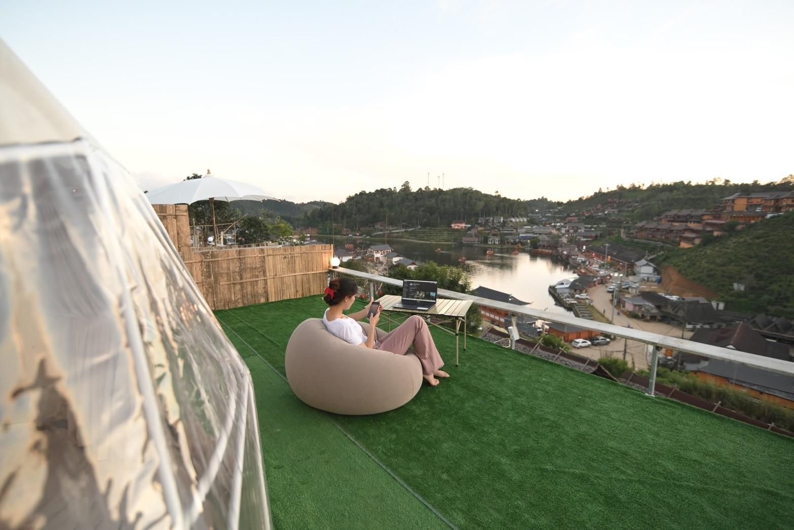 Rakthai Homestay - View of the Lake and Mountains, Not Far from the Water. Standard Room 2