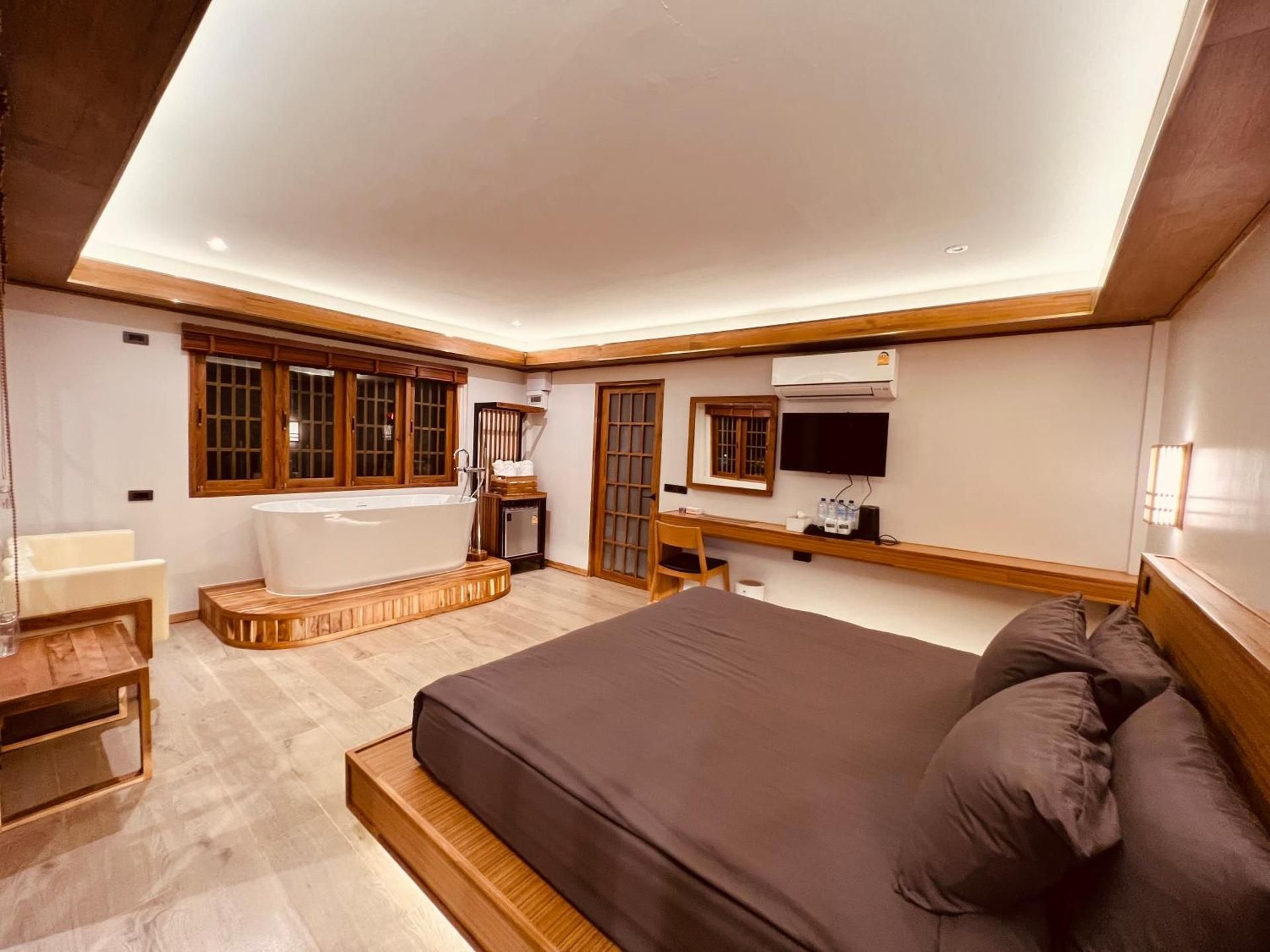 Deluxe Double Room with Balcony