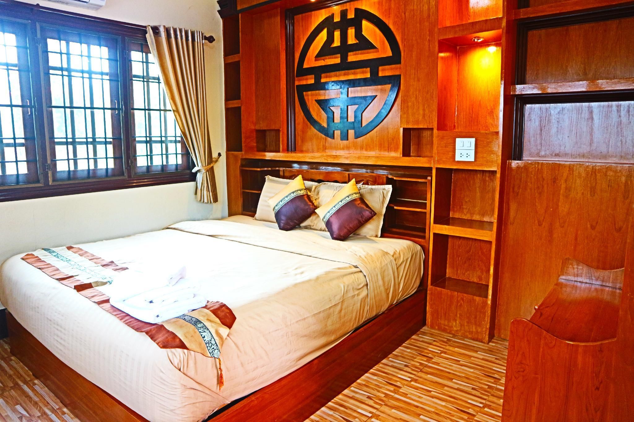 Standard Room with King Bed