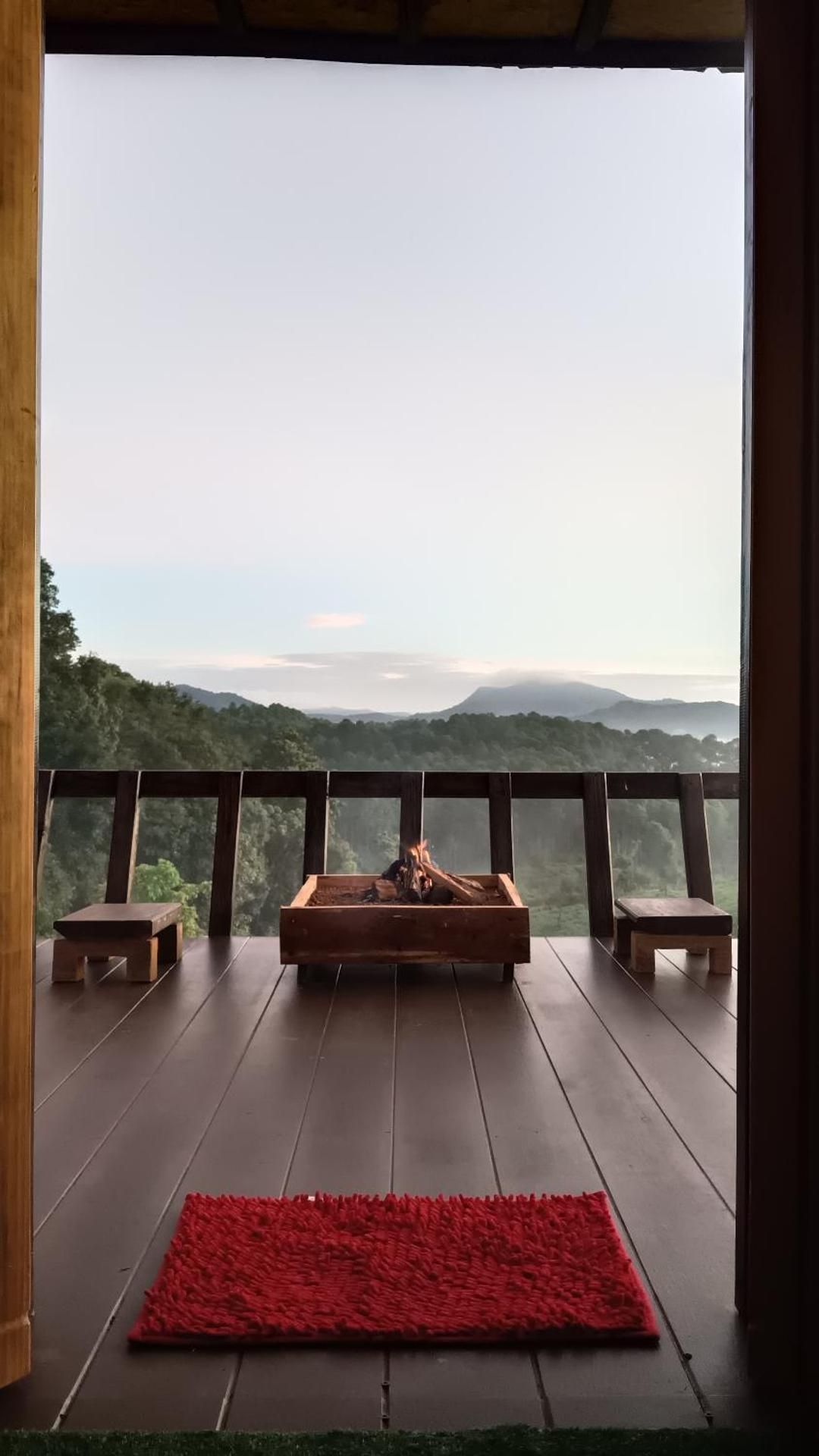 Bungalow with Mountain View