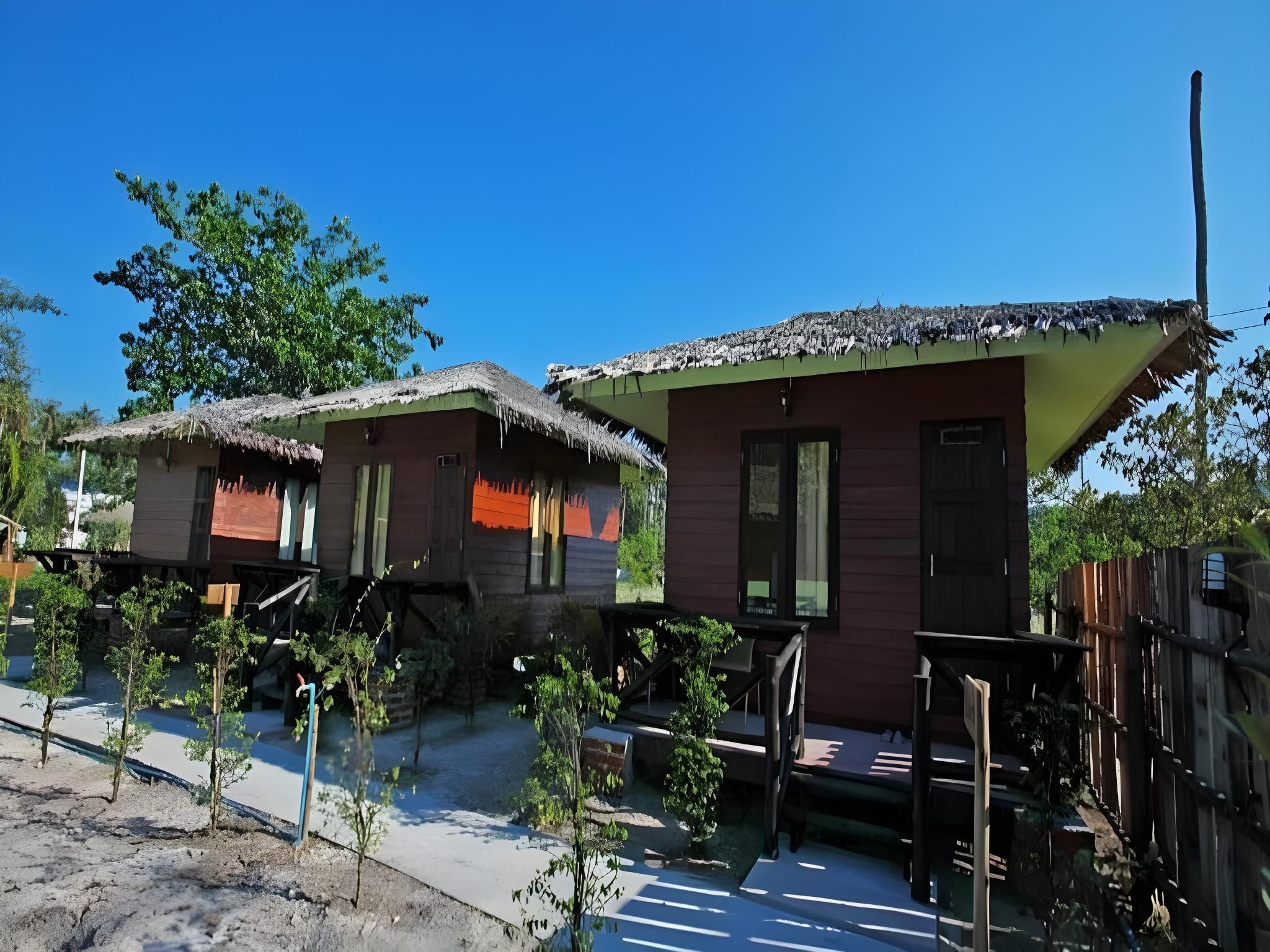 PP Red Tuna Hut