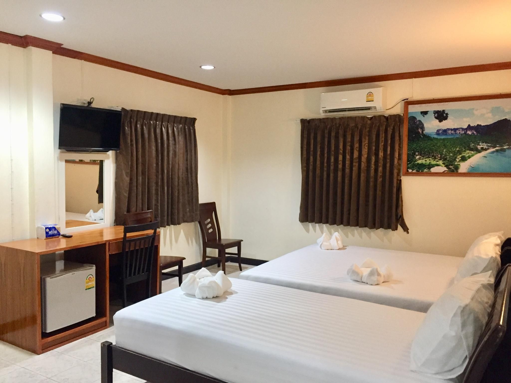 Golden Bee Phi Phi  Deluxe Triple Rooms