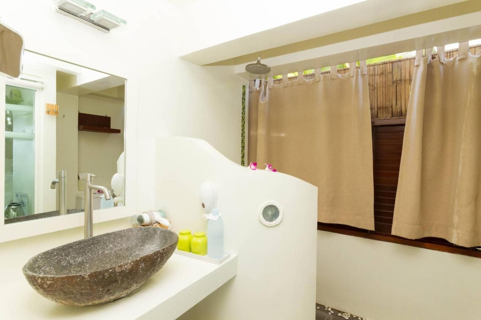 Deluxe Single Room with Sea View