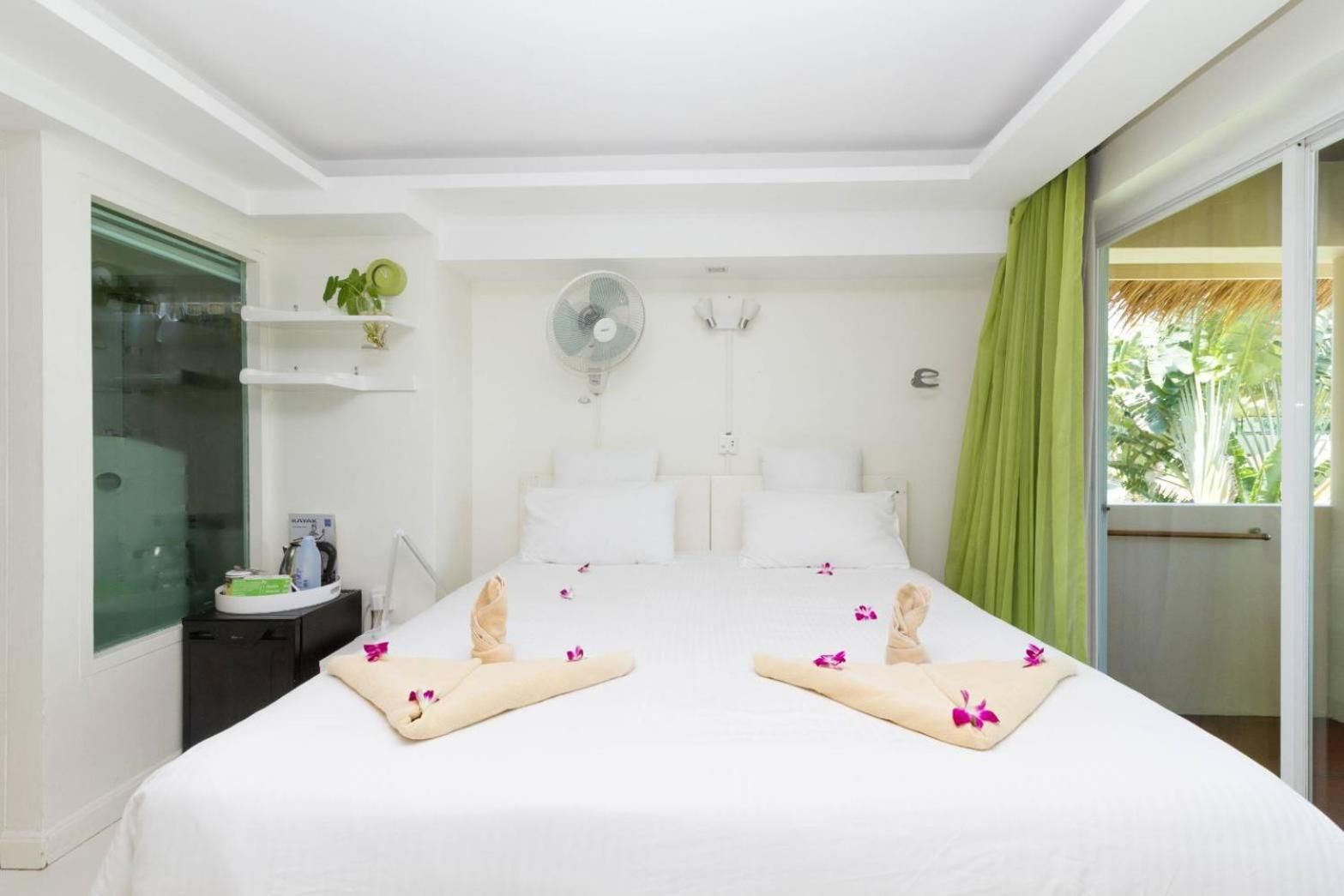 Deluxe Double or Twin Room with Sea View