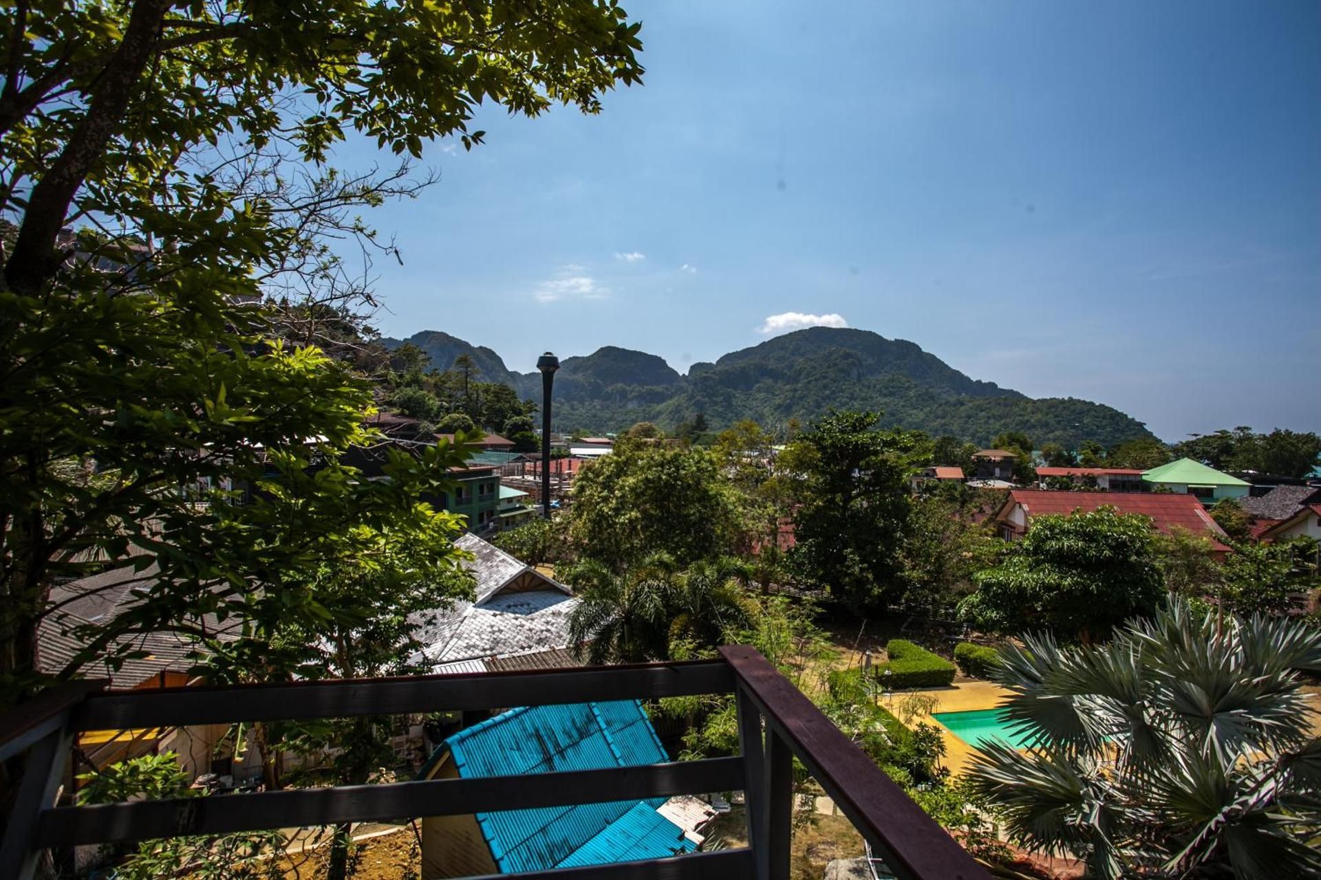 Bunk Bed (Four People)