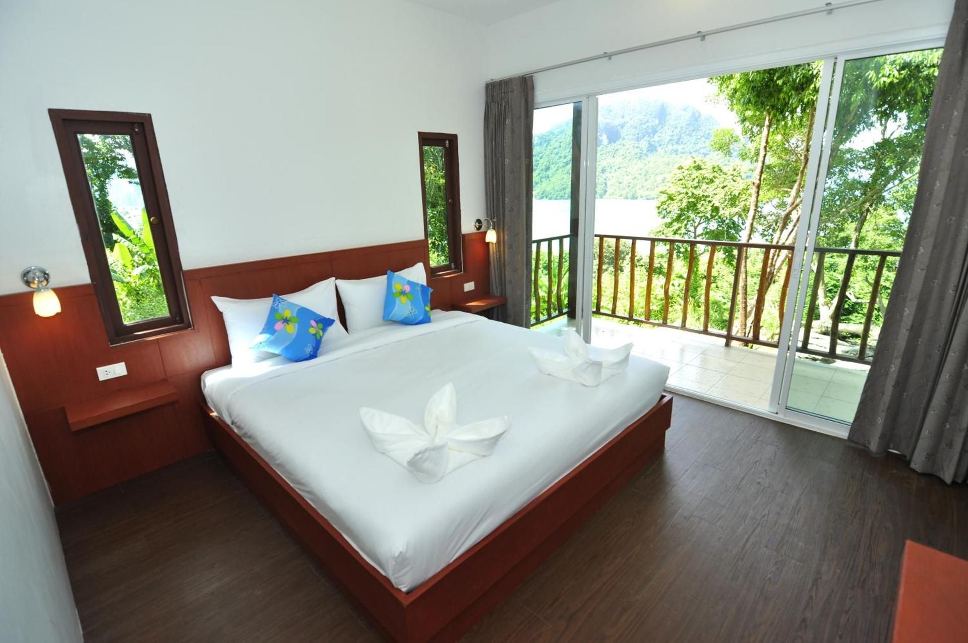 Deluxe Bungalow - Double Bed