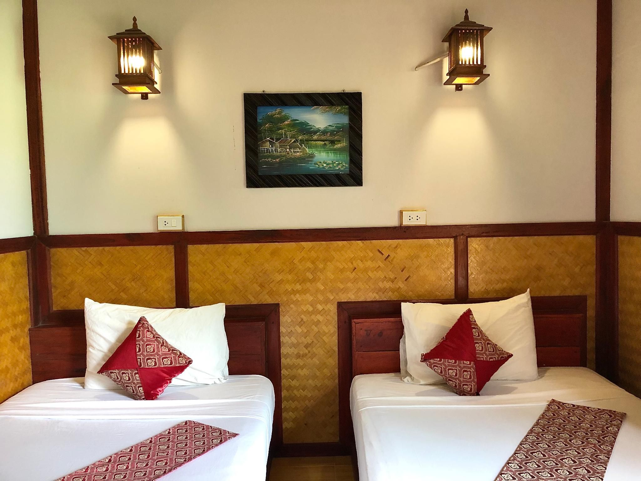 Standard Twin Room with Balcony
