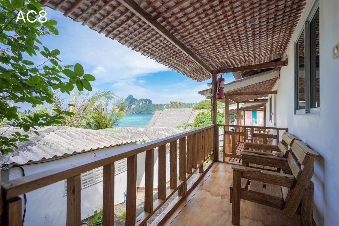 Phi Phi Cozy Seafront Resort Standard AC (Partial Sea View) 2