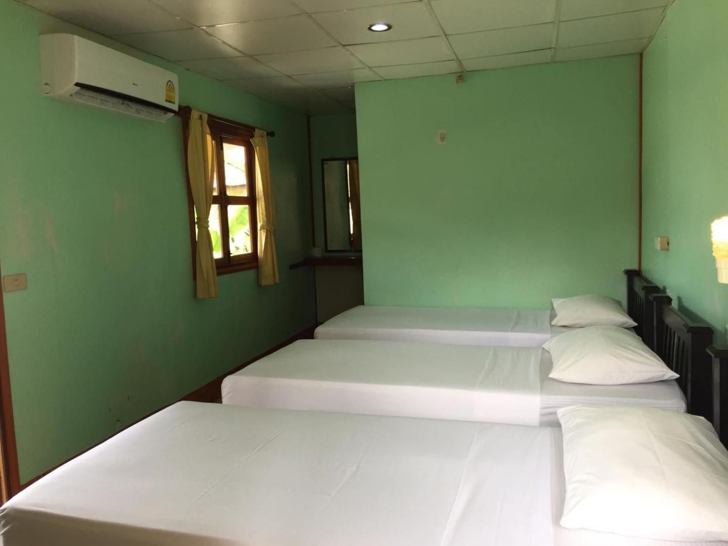 Standard Triple Room with Air-Conditioning