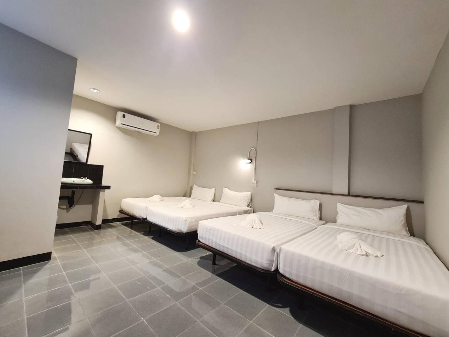 The 8 Factory Hotel Family 4 Beds With Private Bathroom 2