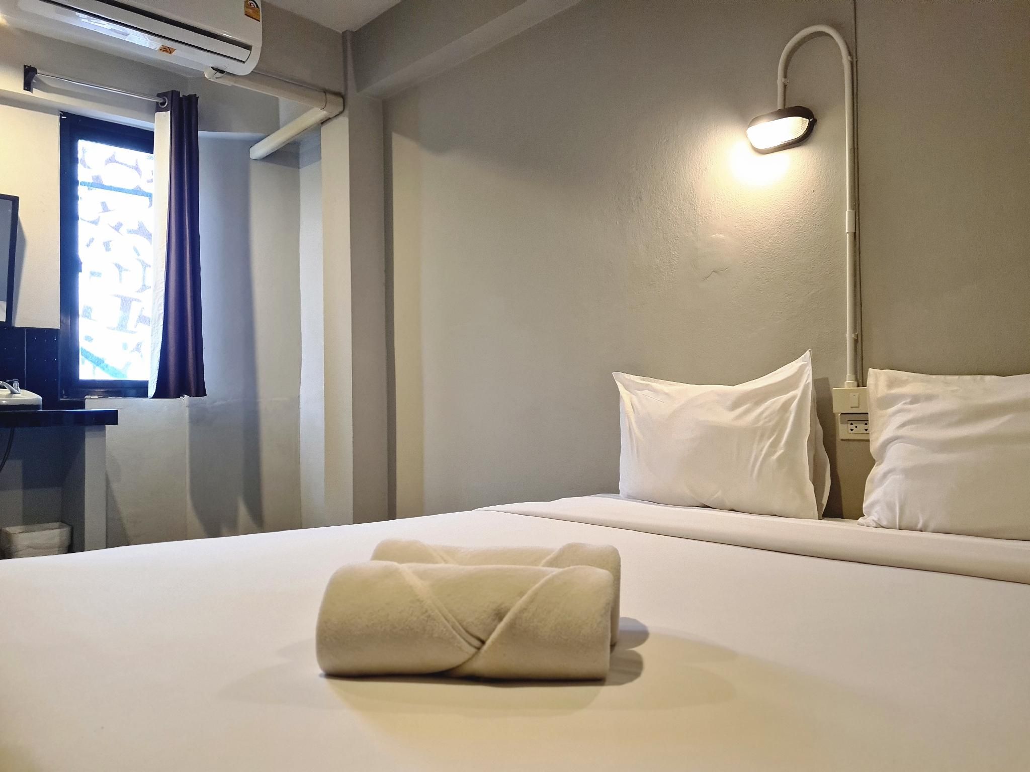 Budget Double Room with Private Bathroom