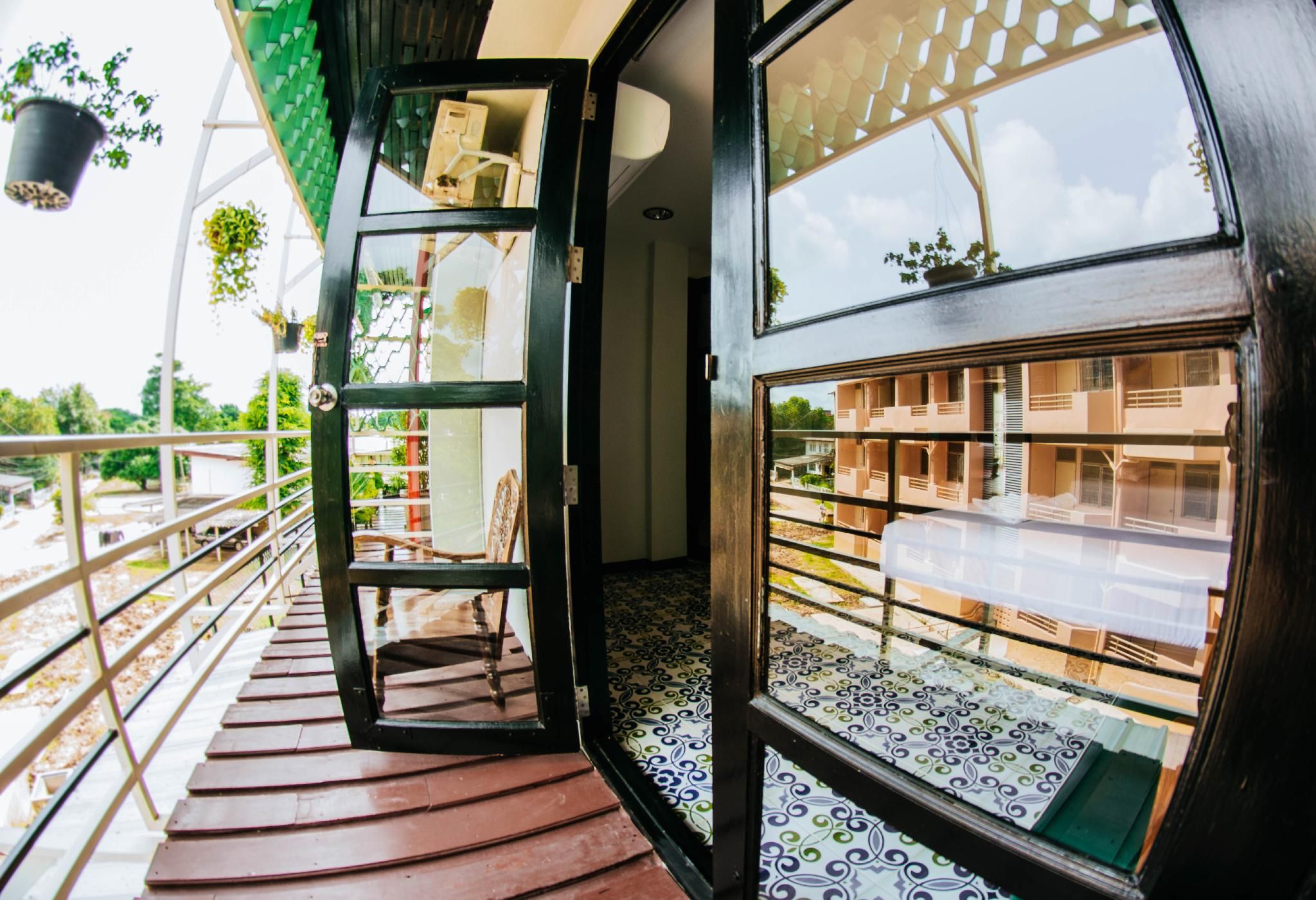 Superior Twin Room with Private Bathroom