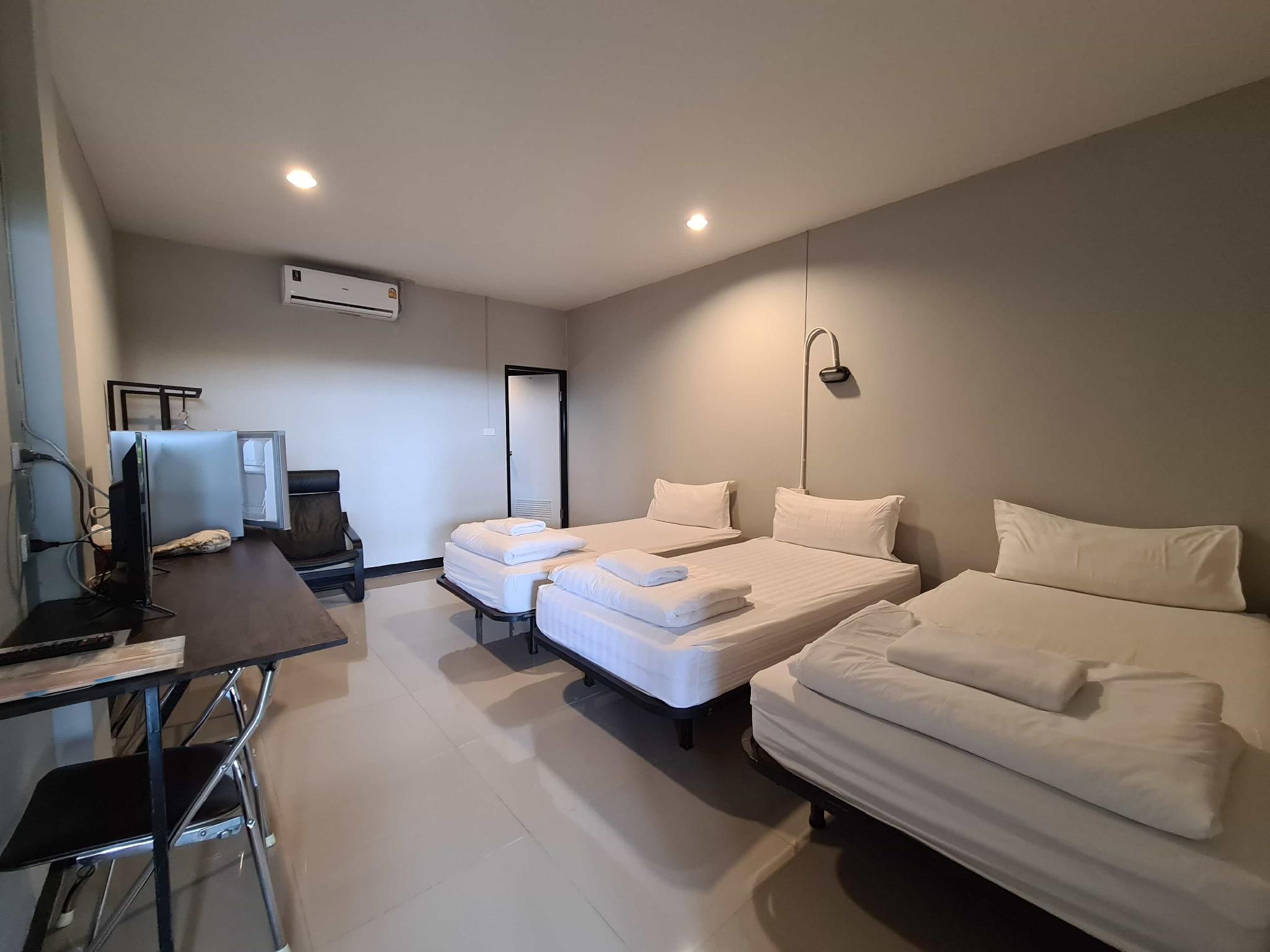 The 8 Factory Hotel Triple Room with Private Bathroom 2