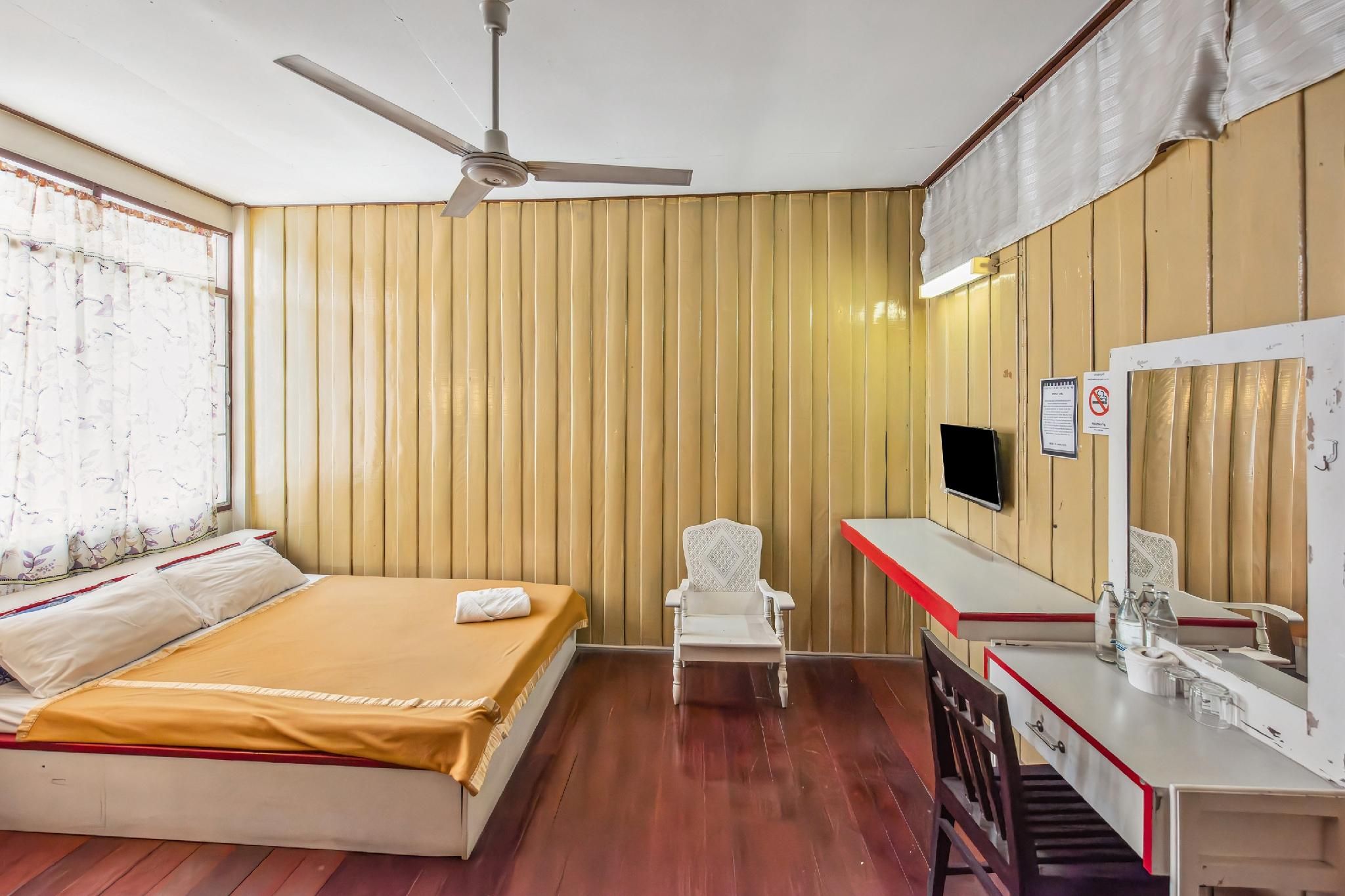 Standard Fan Room