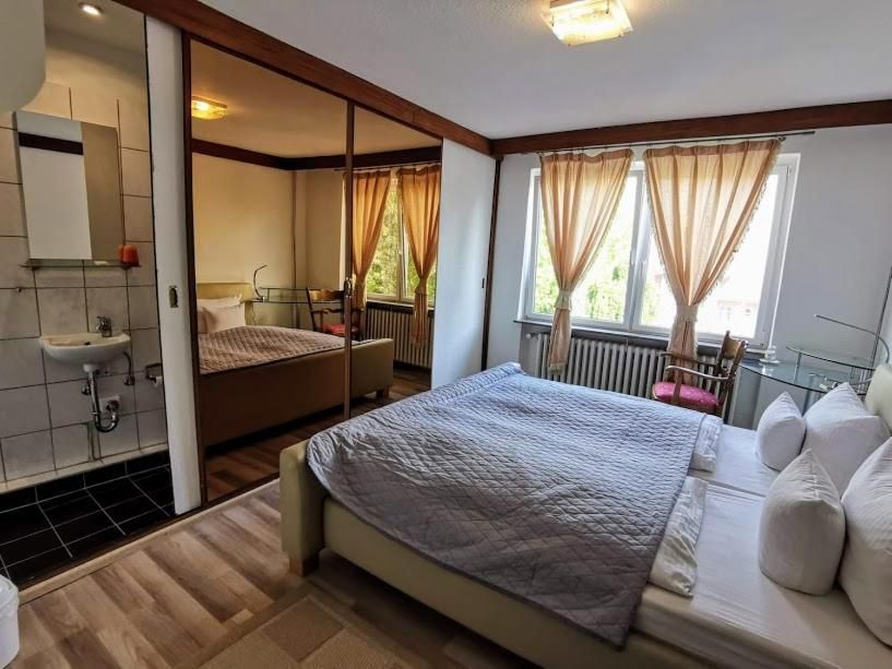 Family Room (4 Adults)