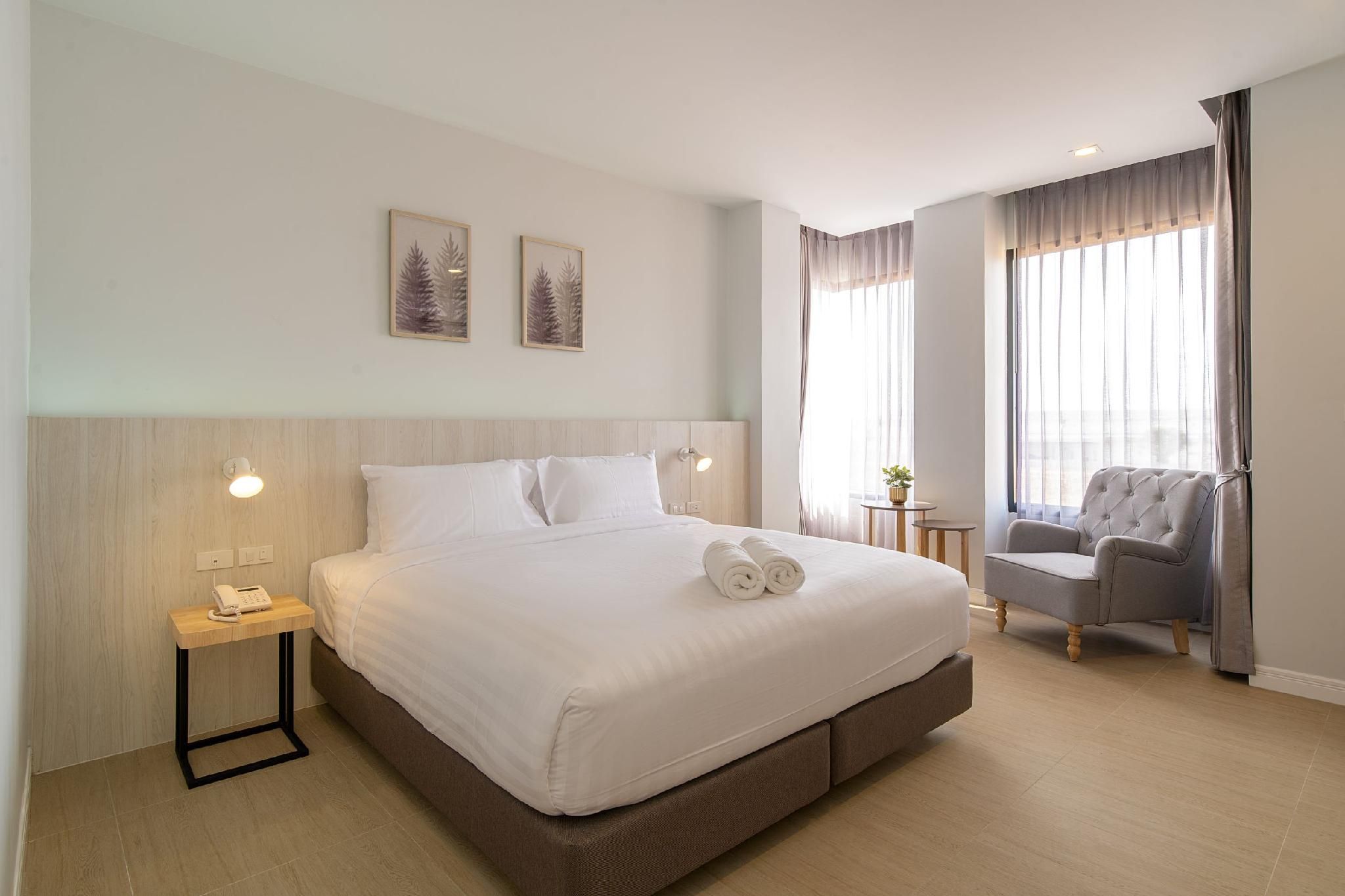 Corner Deluxe Double Room for 1 Person - Non-Smoking