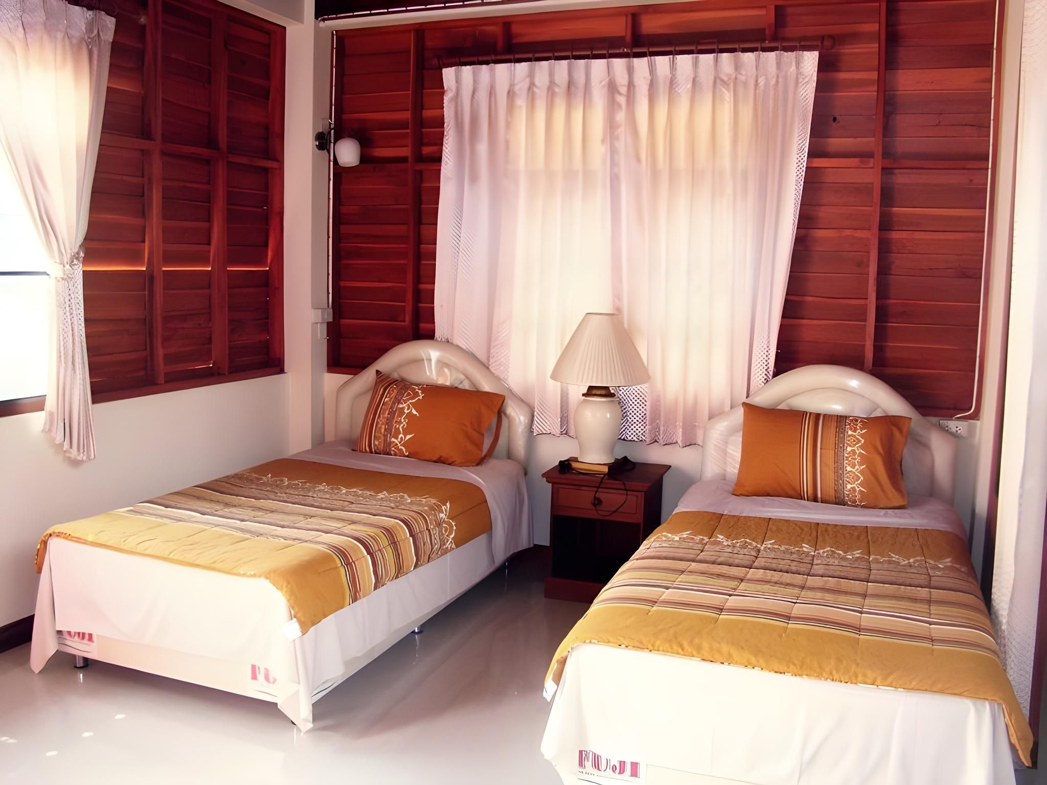 Petch Nakhonthai Homestay Standard Twin Bed