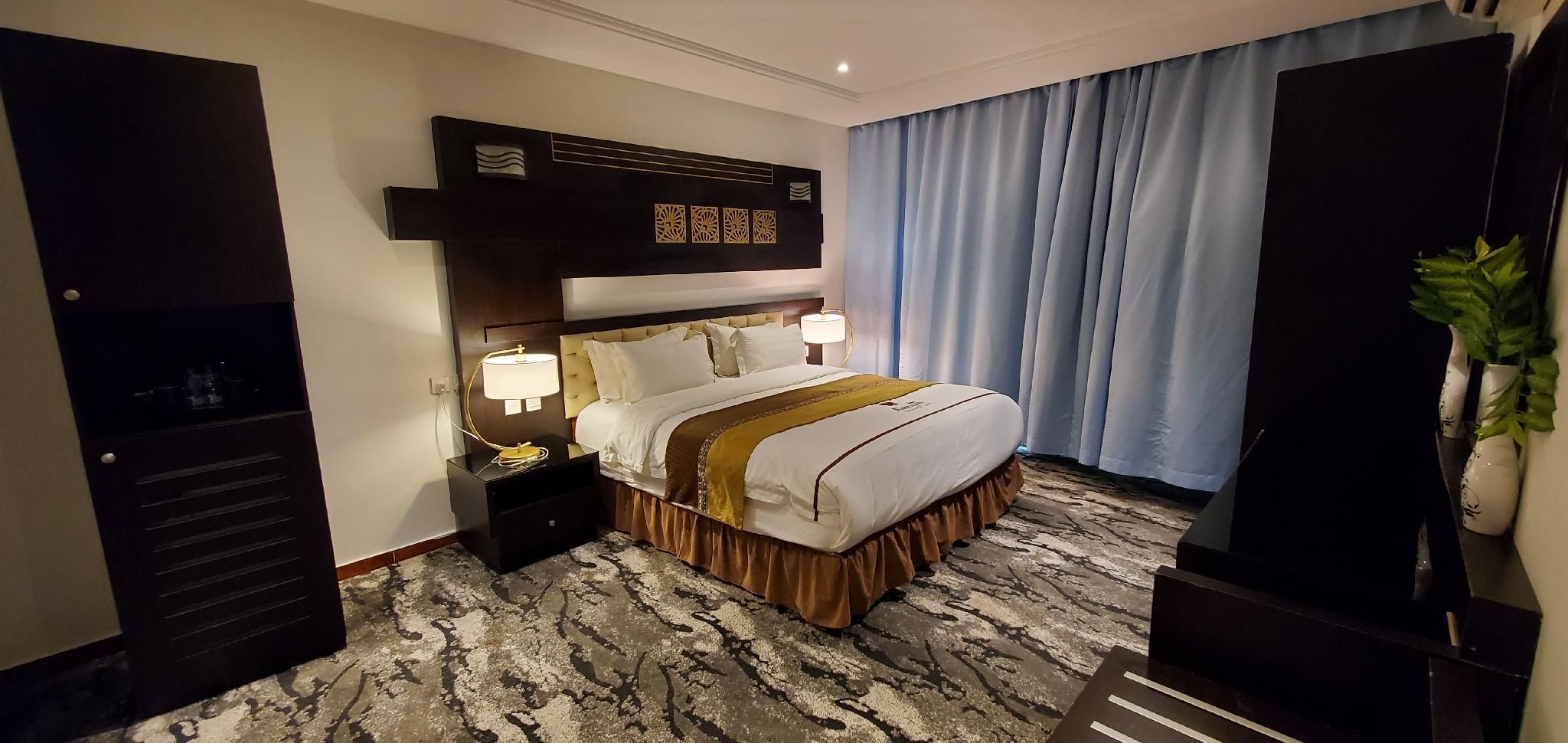 Junior Deluxe Suite