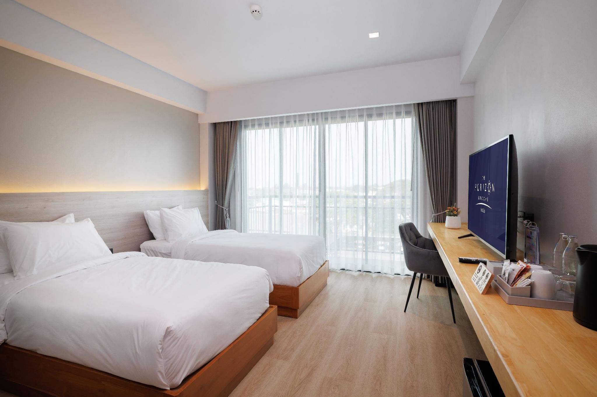 The Horizon Groove Hotel Superior Twin