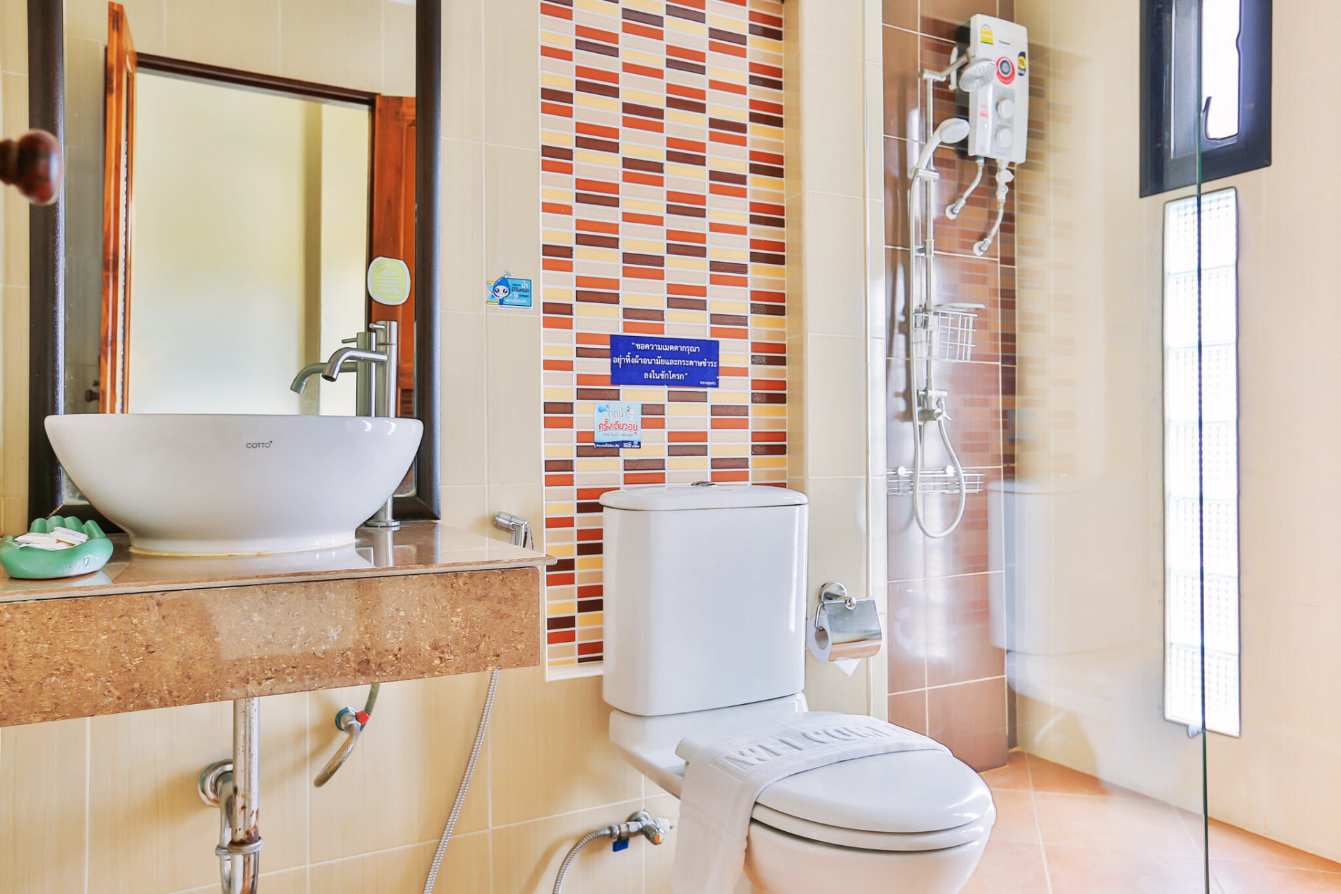 Boonme Heritage Hotel Standard King Bed 3