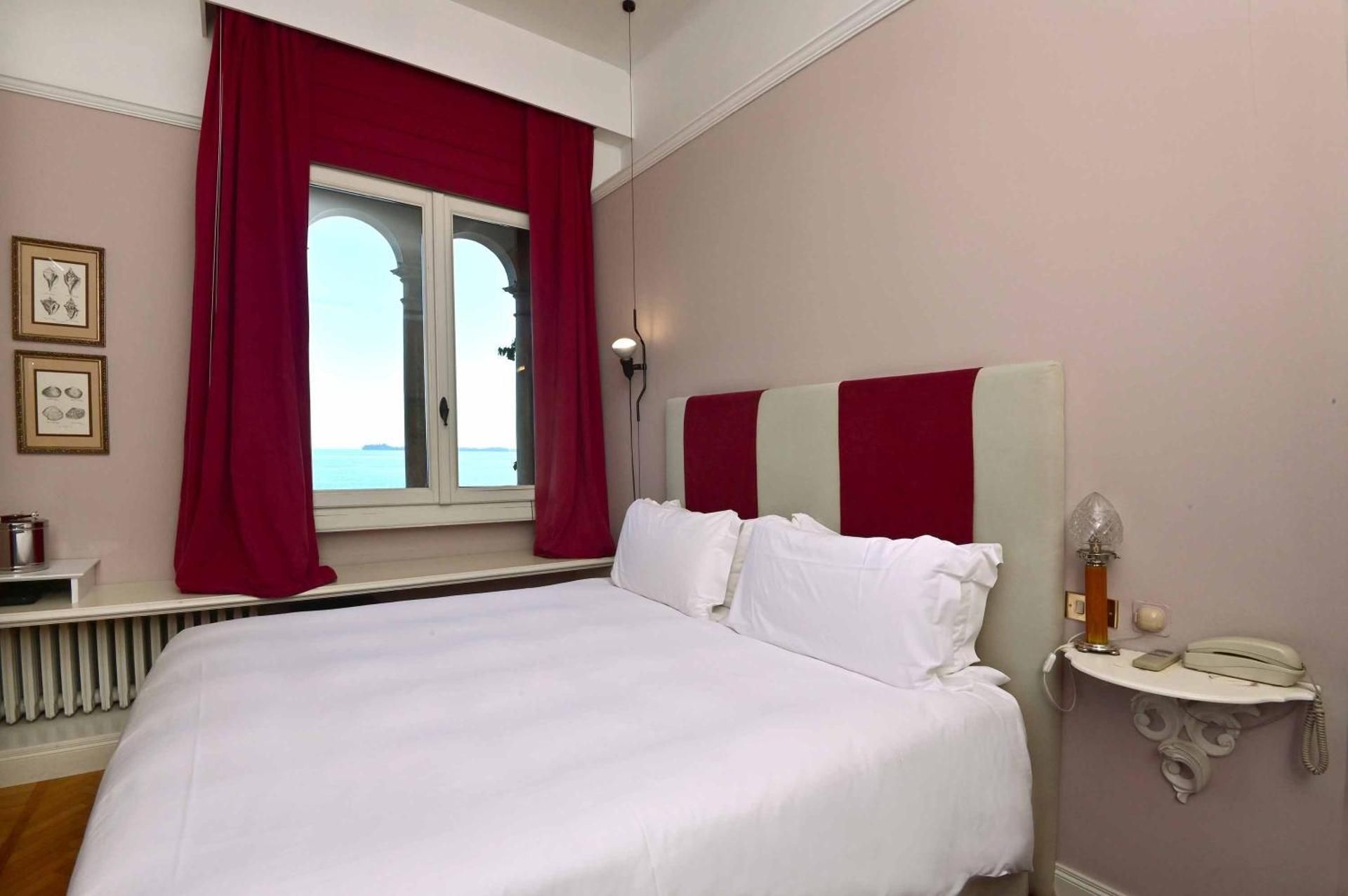 Hotel Villa Fiordaliso Basic Double Room 2