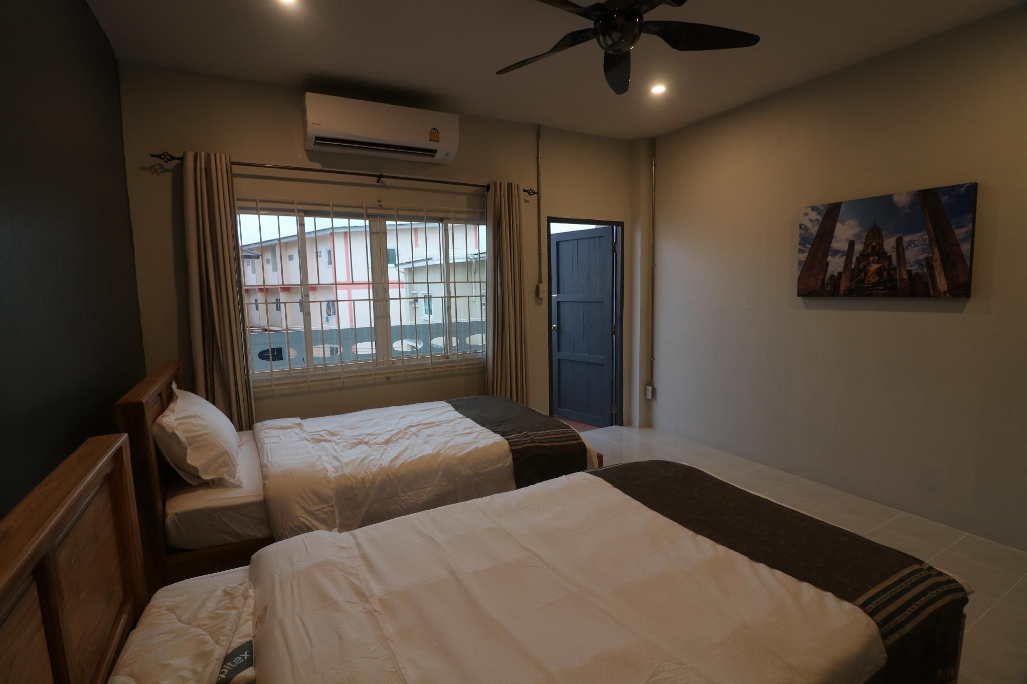Twin Room with Shared Bathroom