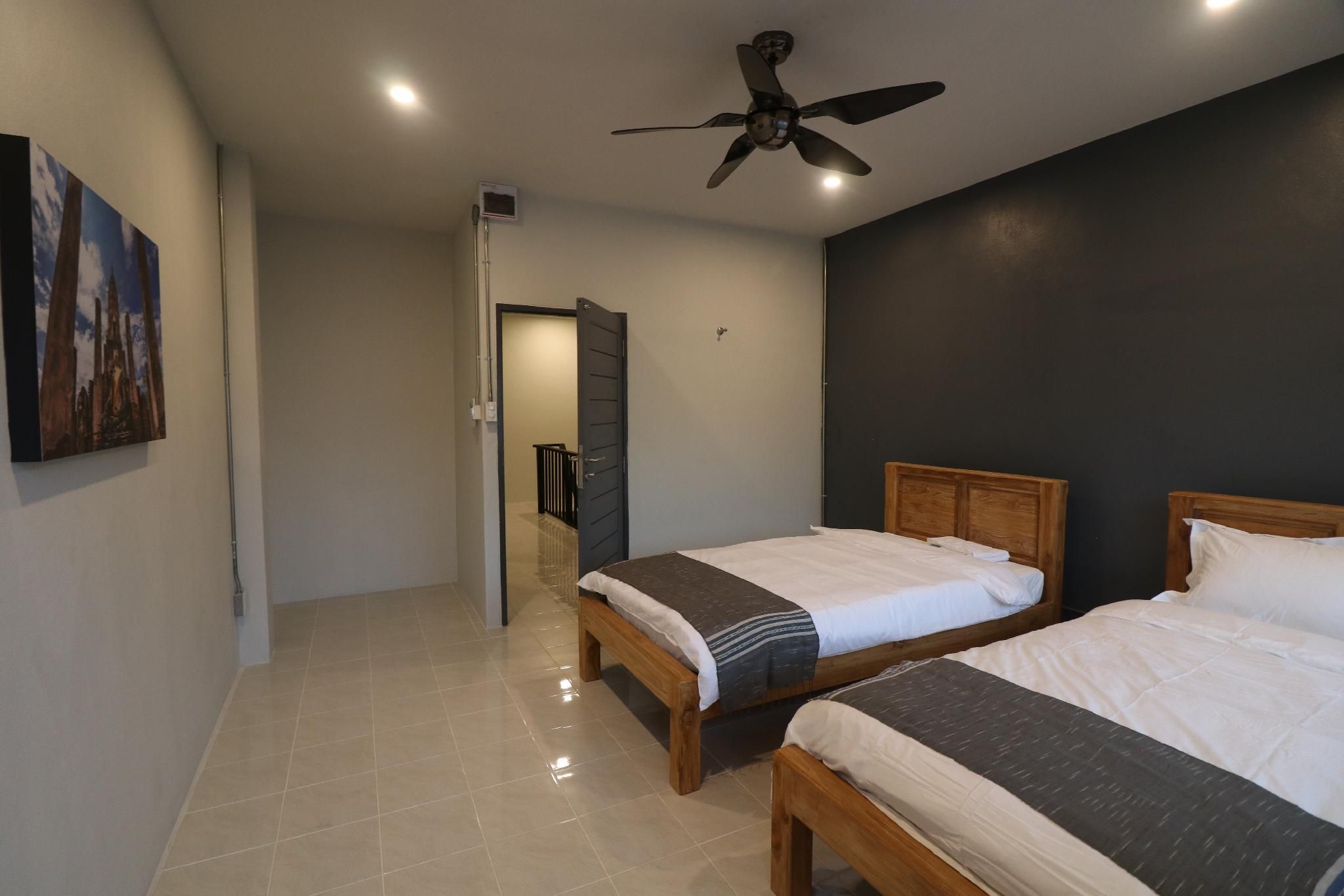 Twin Room with Shared Bathroom