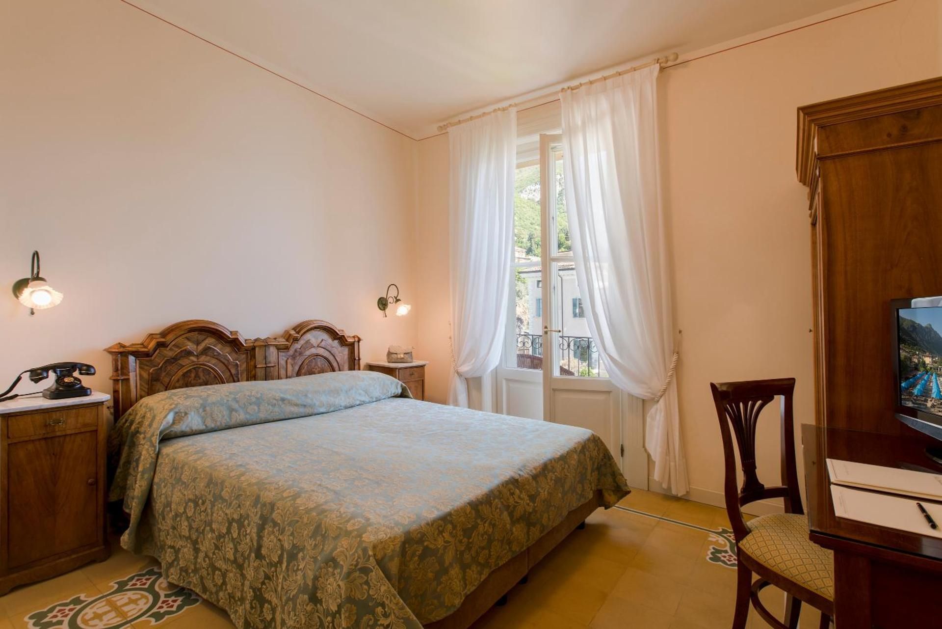 Double Room with Lake View