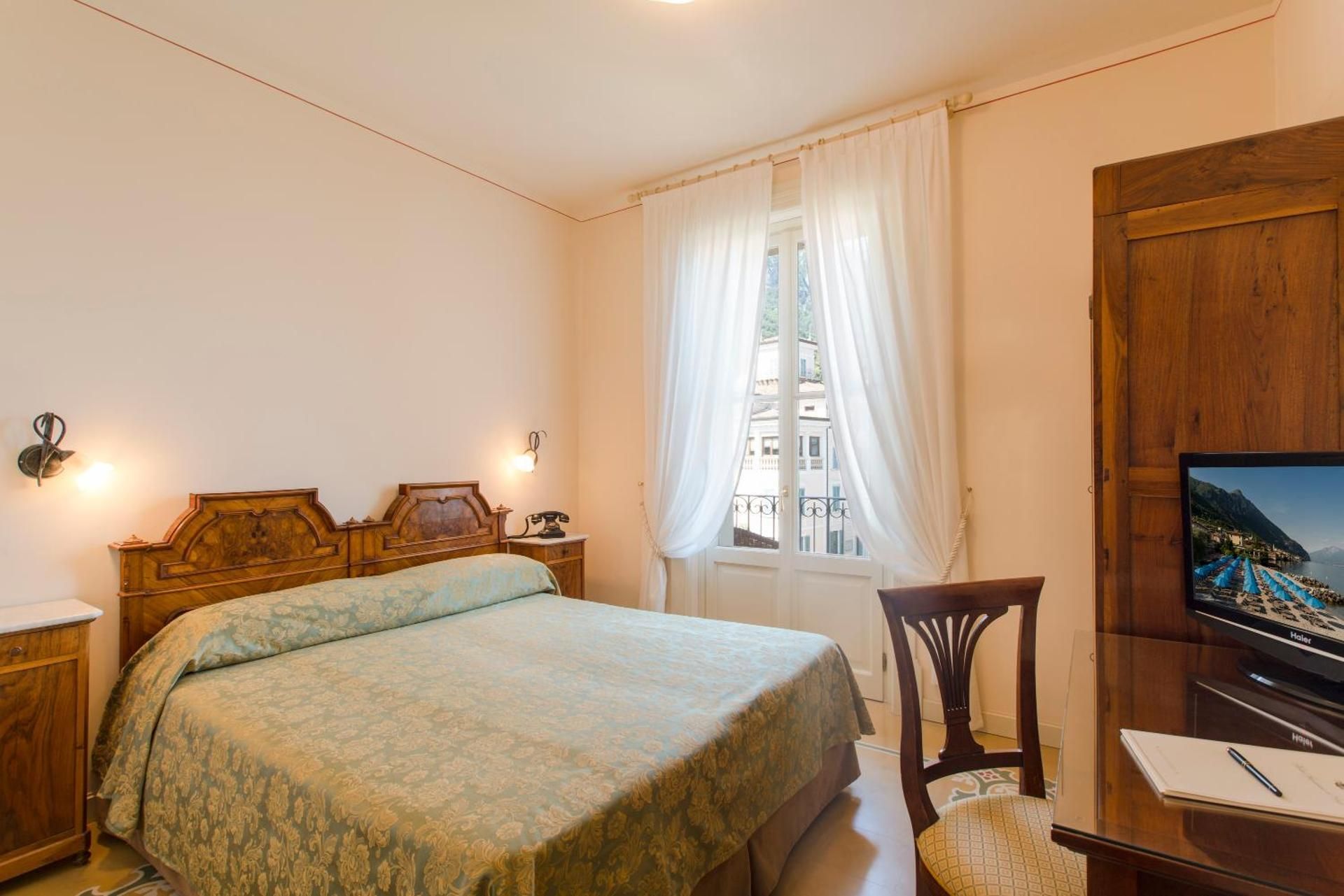 Double Room with Lake View