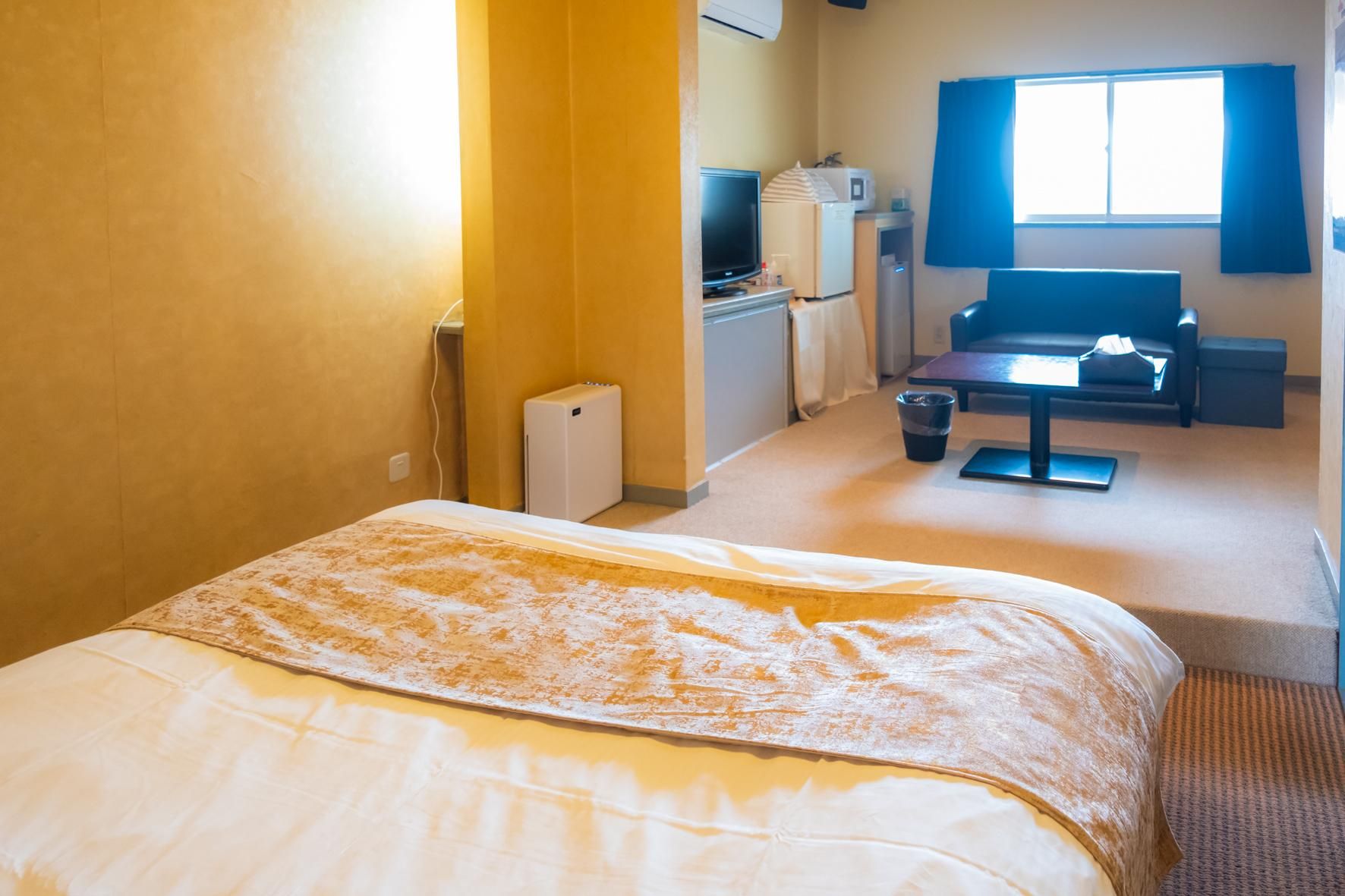 Double Room with Queen Bed - Smoking