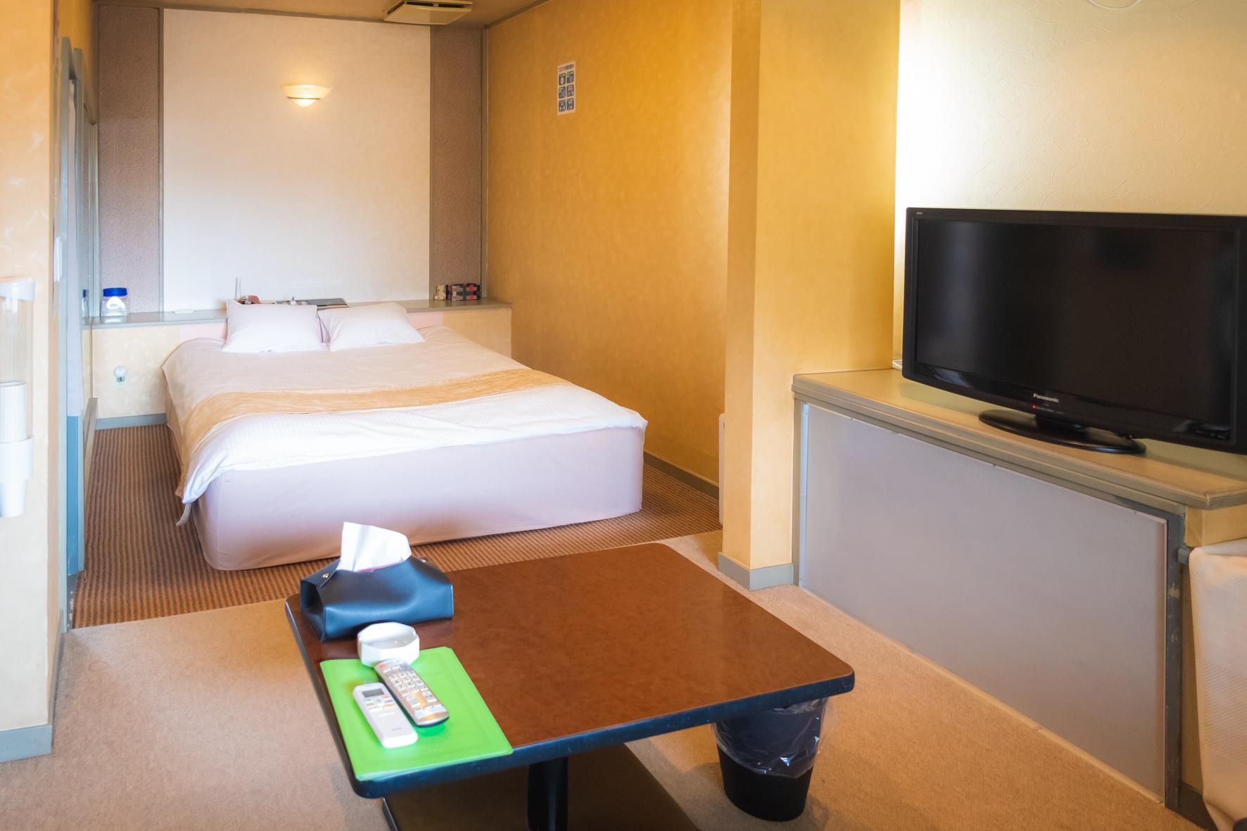 Double Room with Queen Bed - Smoking