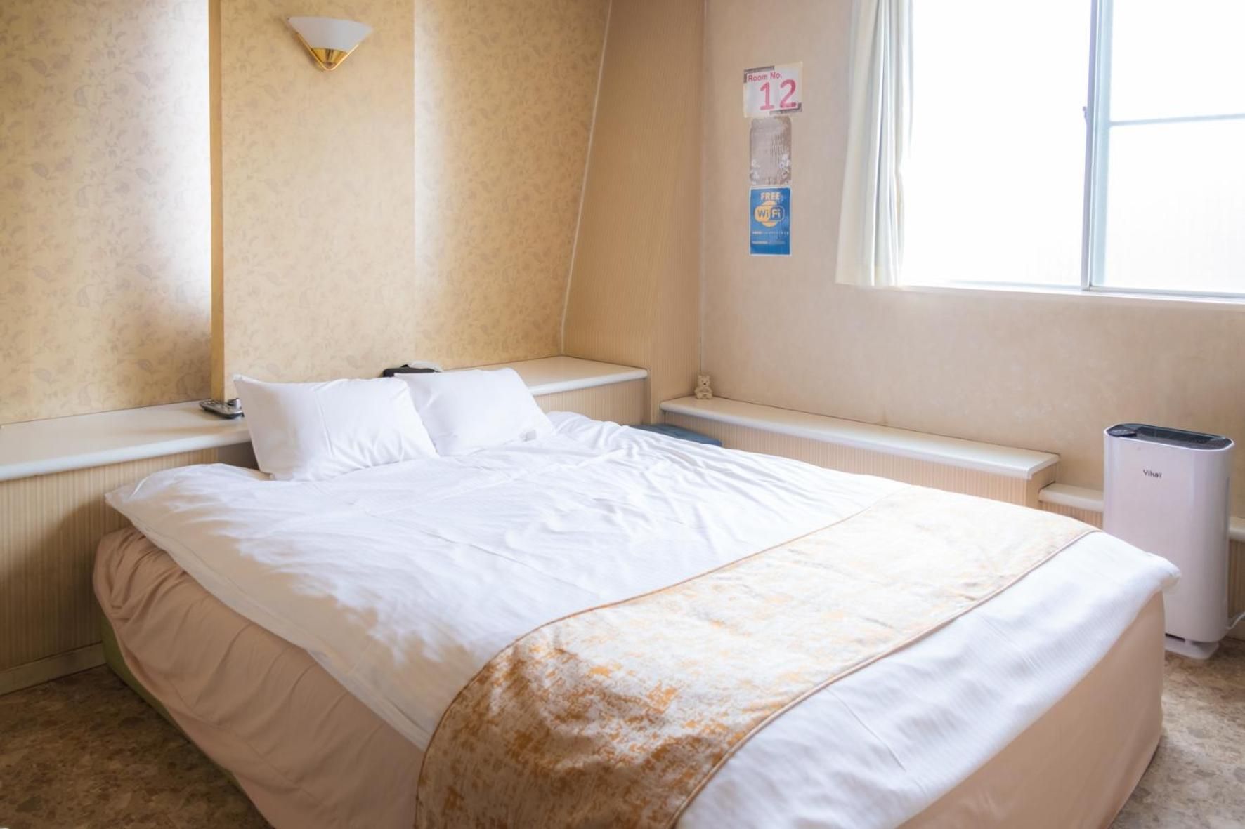 King Room with Hot Tub - Non-Smoking