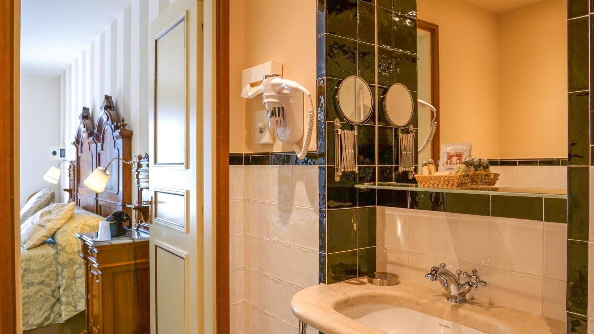 Double Room with Lake View