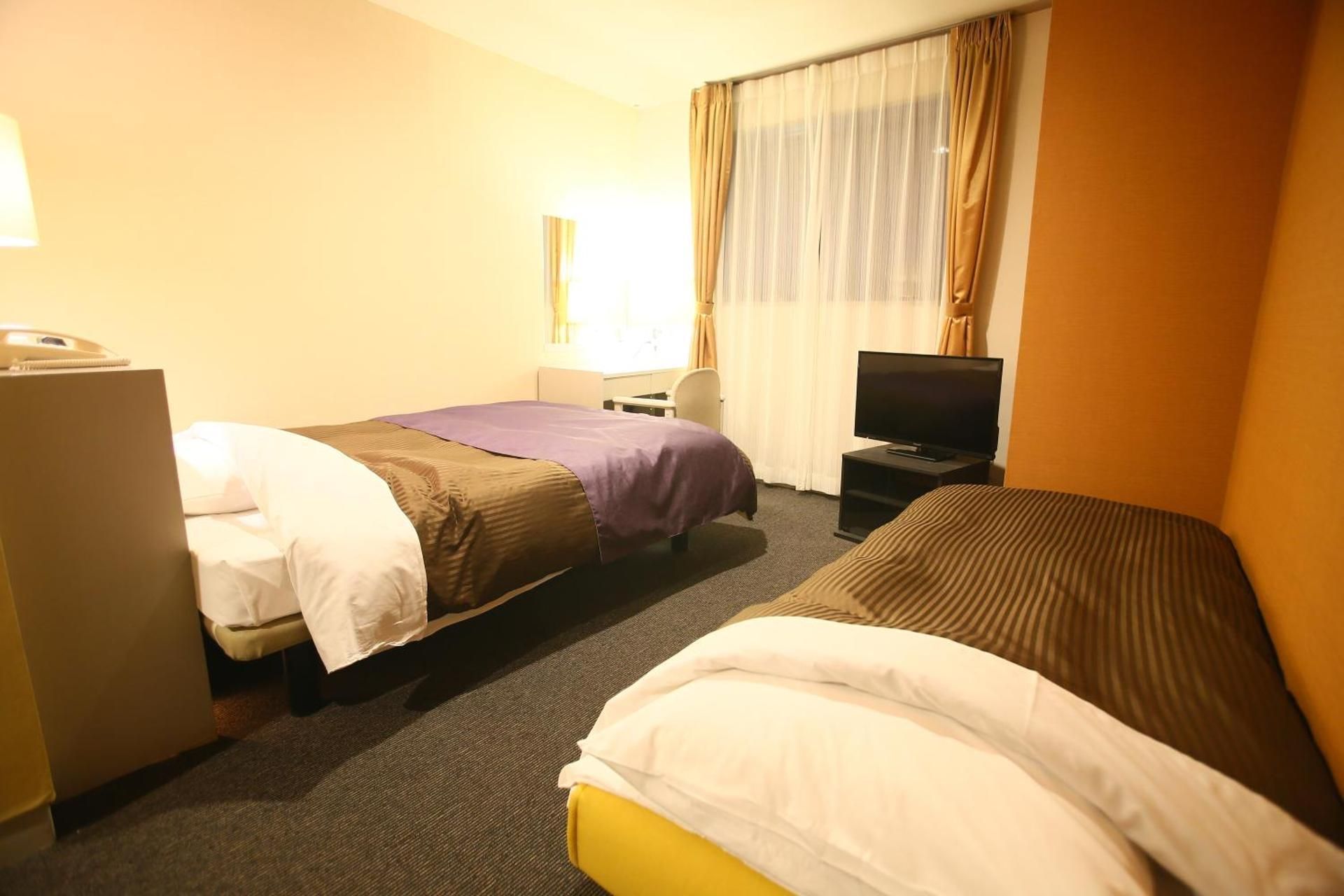 Twin Room - Non-Smoking