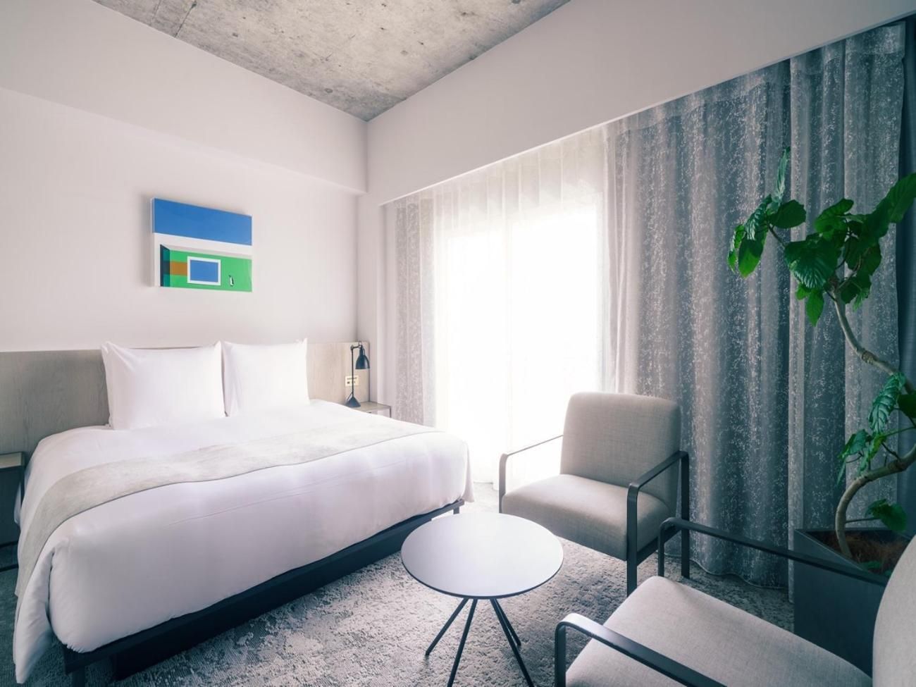 Deluxe Queen Room