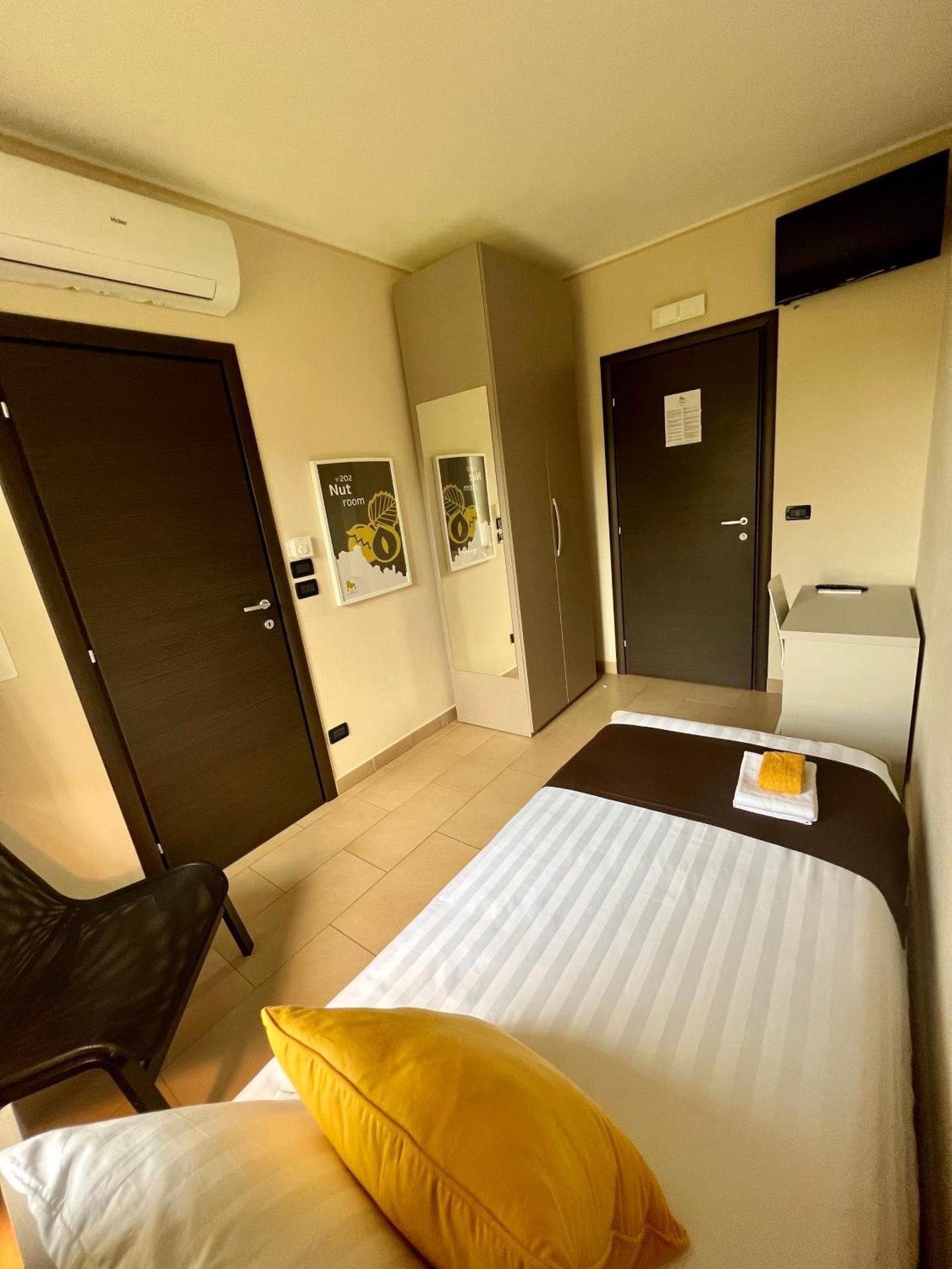 Single Room With Private Bathroom