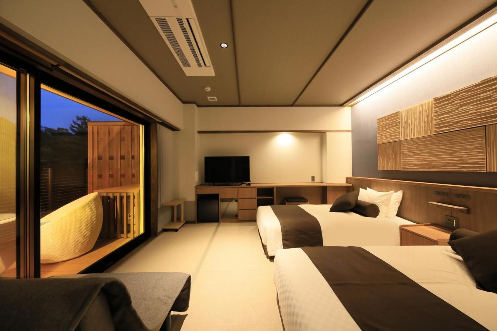Superior Twin Room with Open-Air Bath