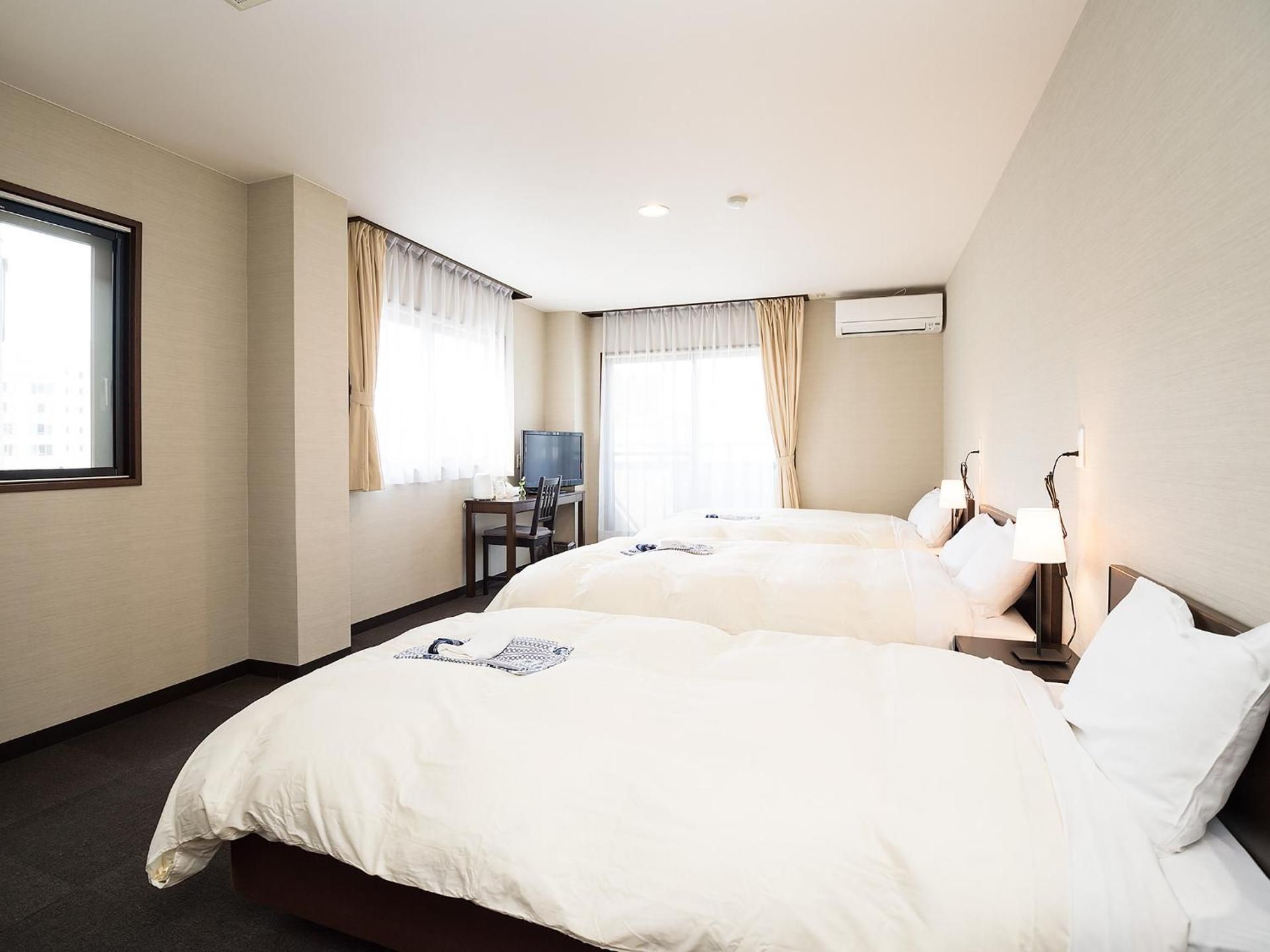Triple Room