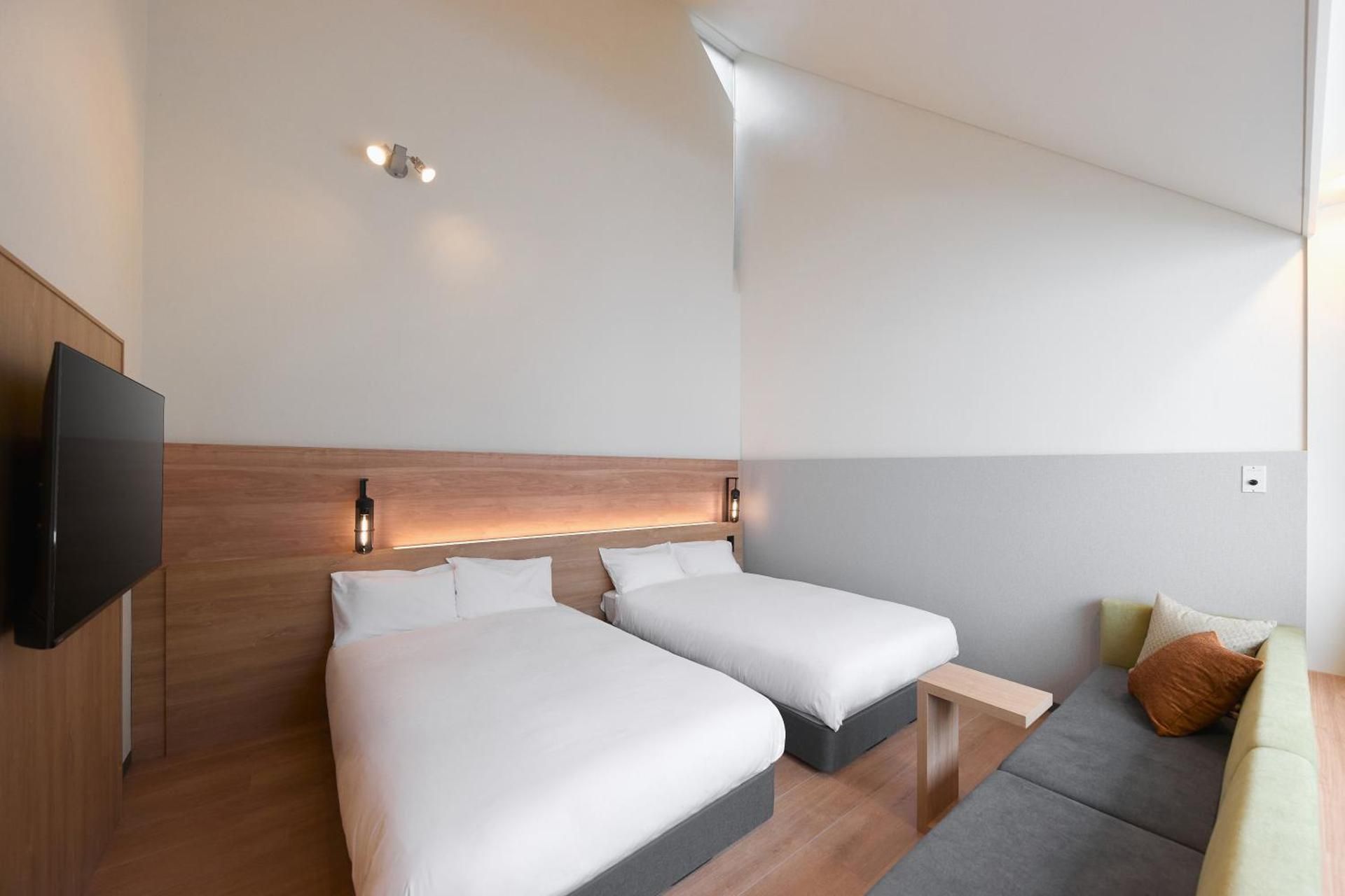 Twin Room with Shower