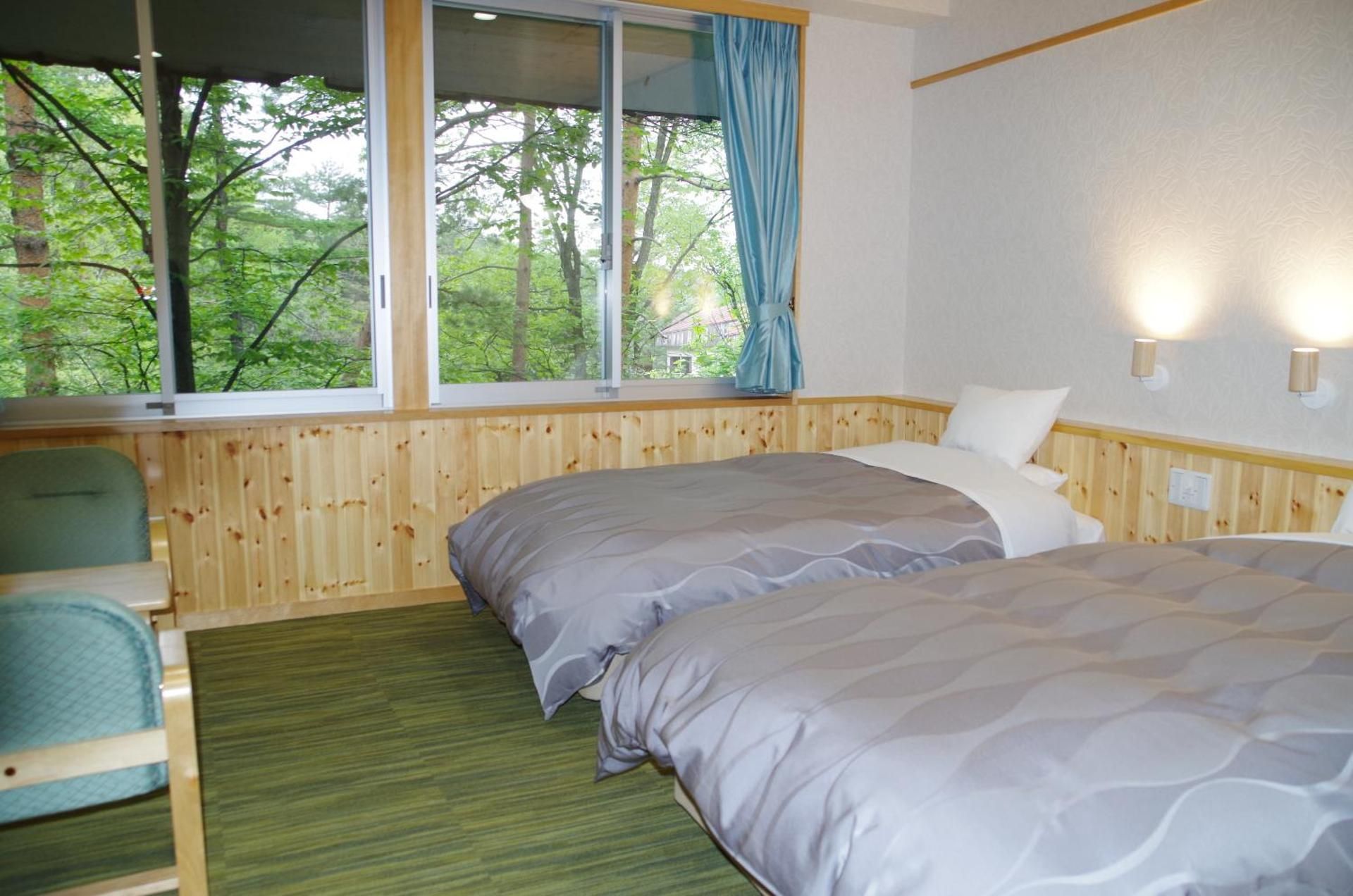 Superior Twin Room with Shared Bathroom - Natural Mode