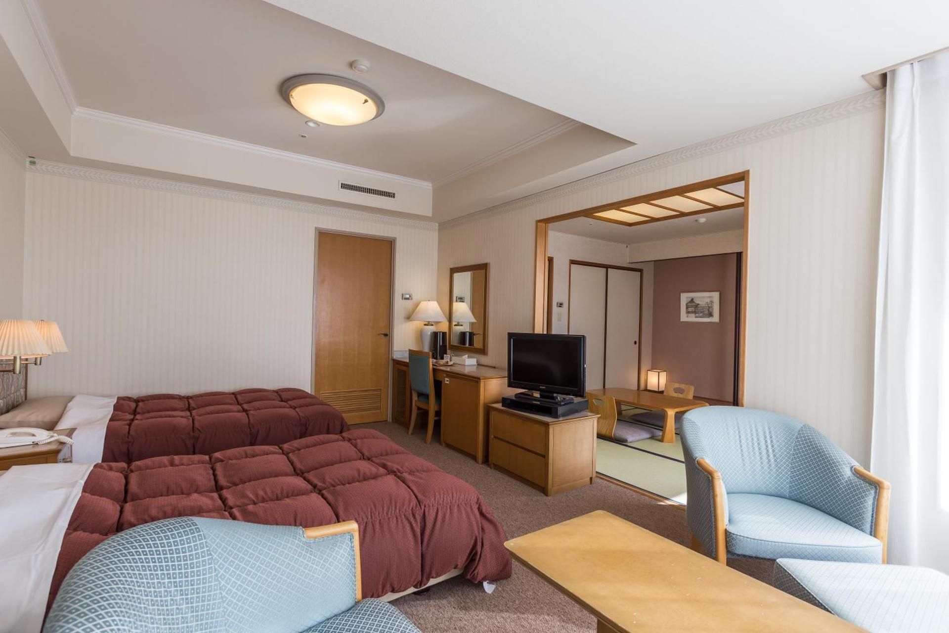 Japanese Western Style Room for 5 People