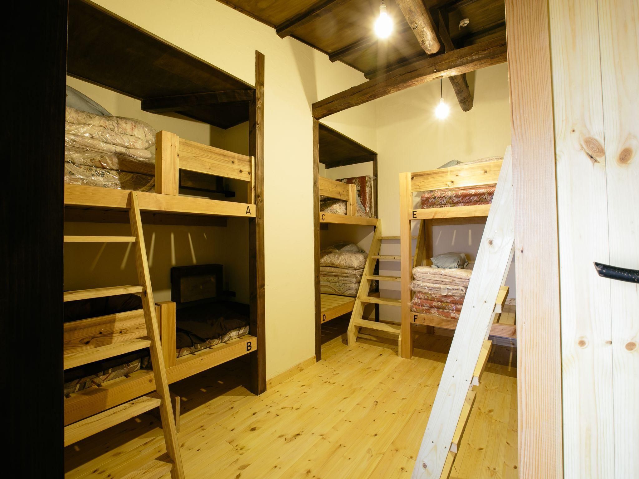 Mixed Dormitory - shared bathroom