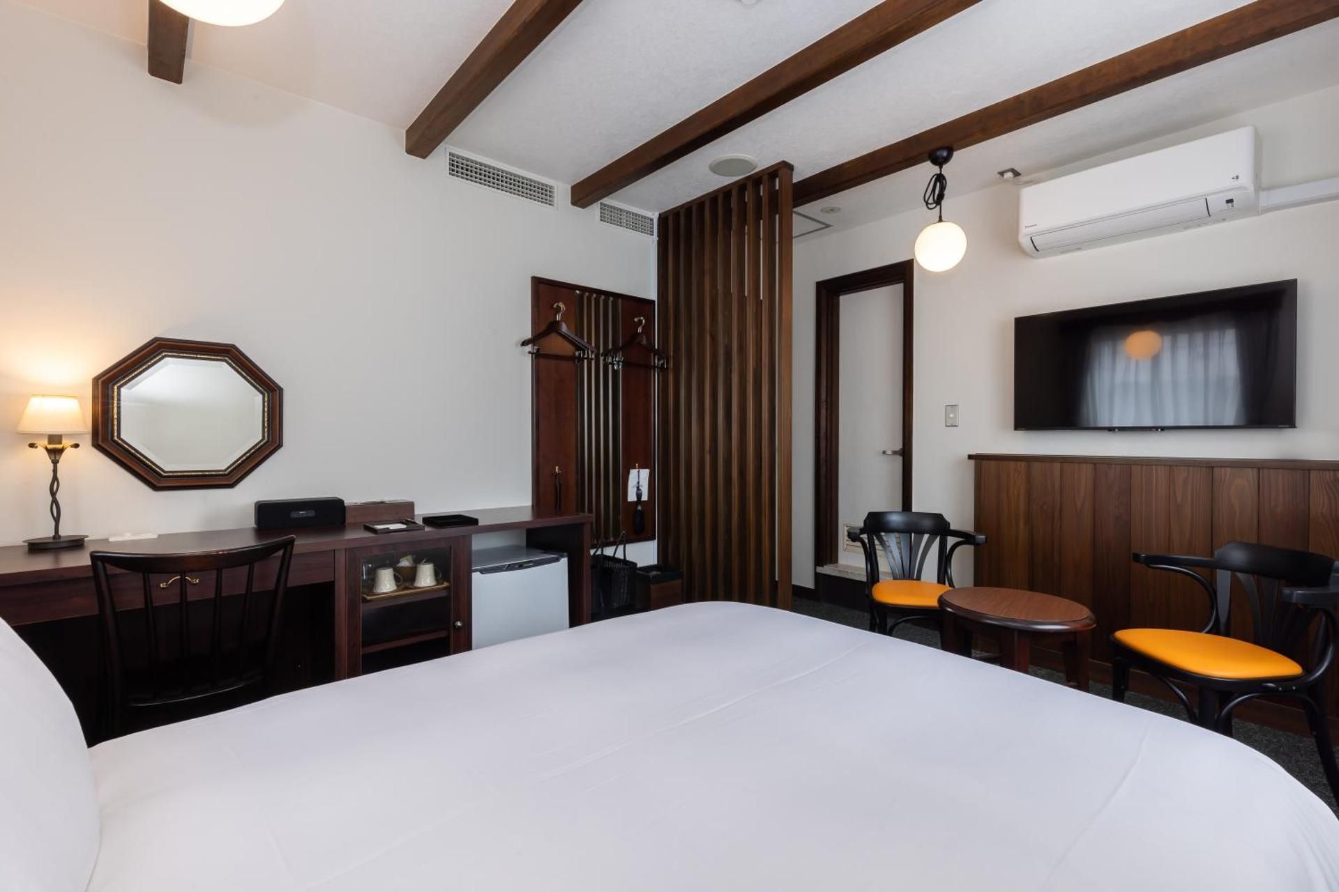 Semi-Double Room Non-Smoking
