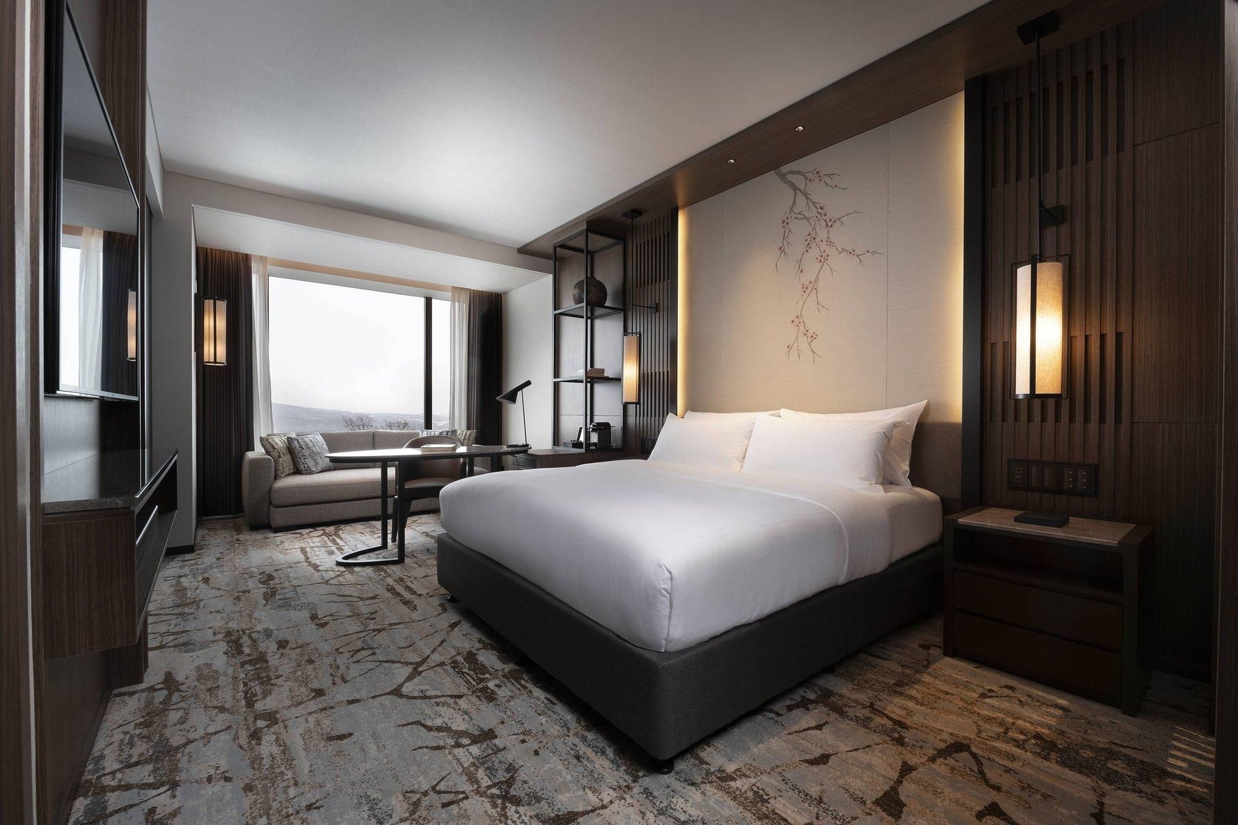 yotei reserve king, guest room, 1 king, mount yotei view