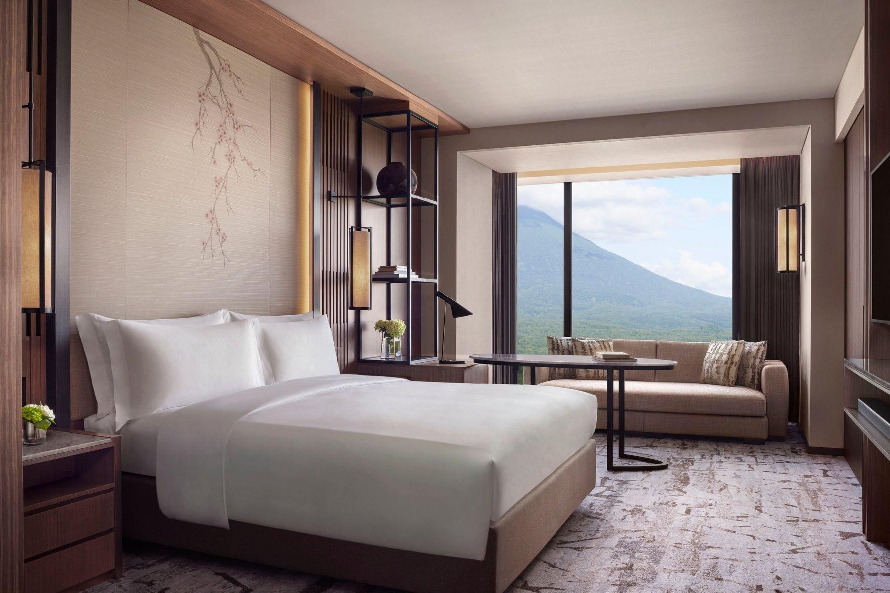 Higashiyama, Suite, Bedroom 1: 1 King, Bedroom 2: 2 Twin, Mount Yotei view